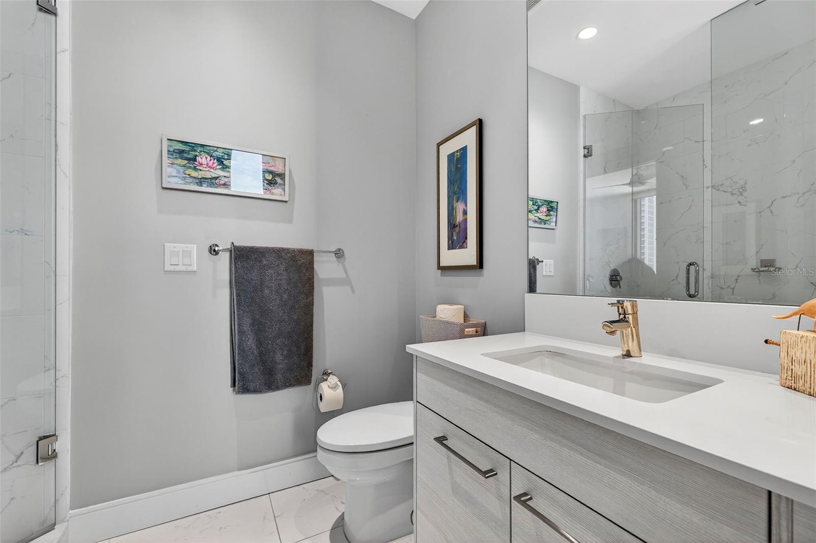 Listing photo id 32 for 100 1st Avenue N 2206