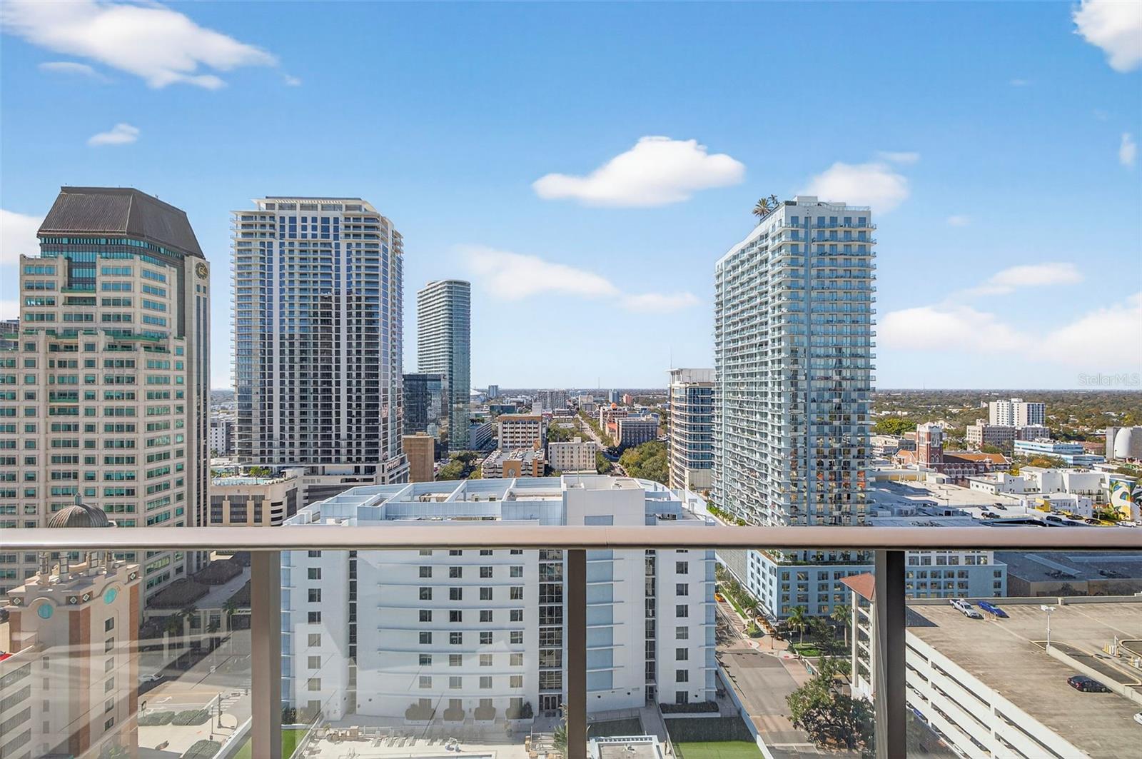 Listing photo id 38 for 100 1st Avenue N 2206