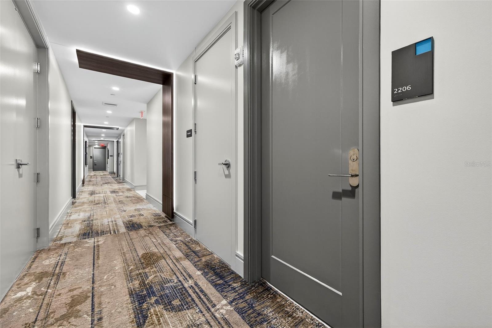 Listing photo id 3 for 100 1st Avenue N 2206