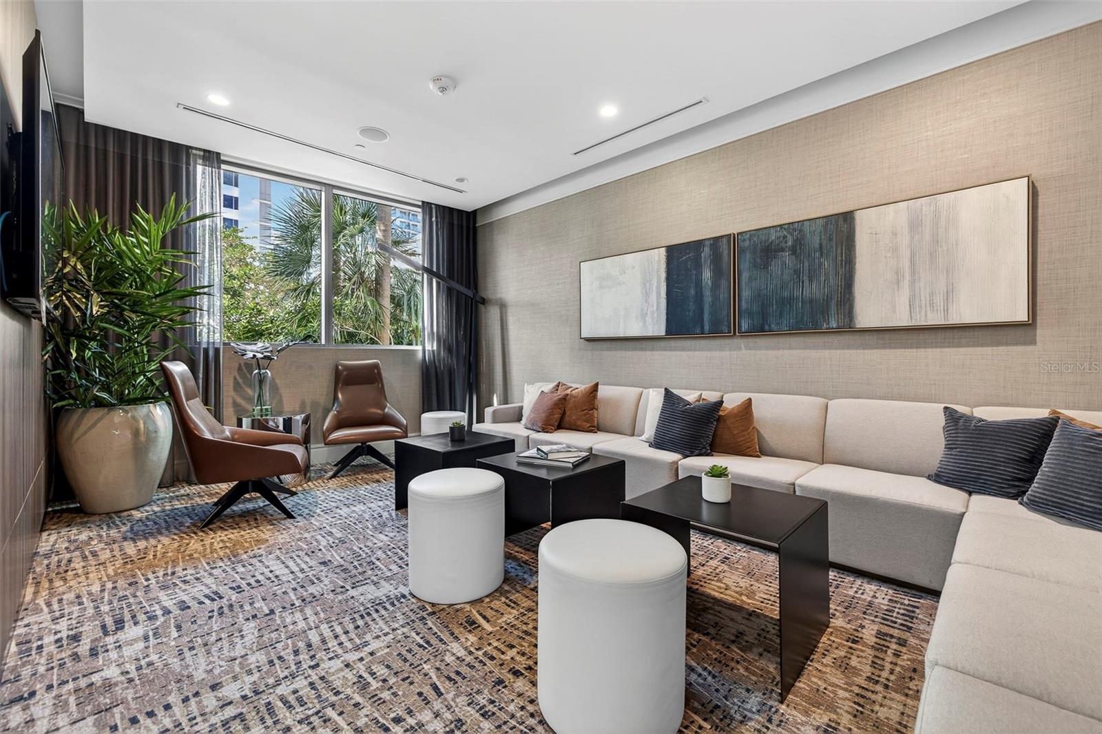 Listing photo id 53 for 100 1st Avenue N 2206