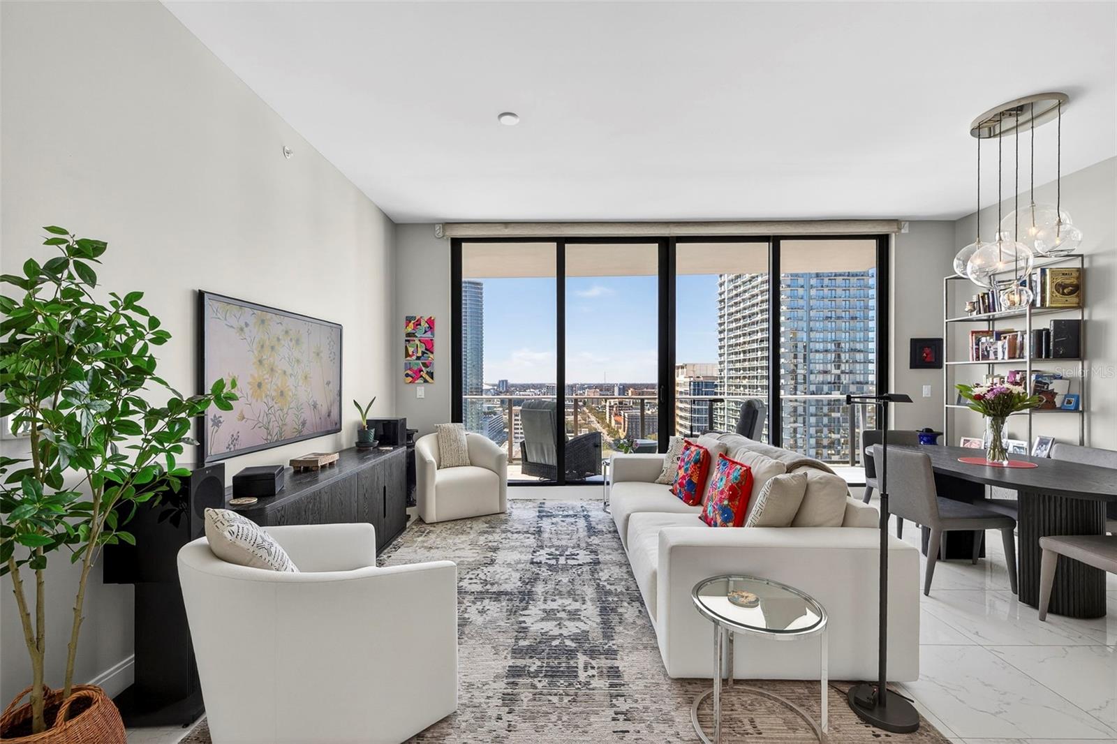 Listing photo id 7 for 100 1st Avenue N 2206