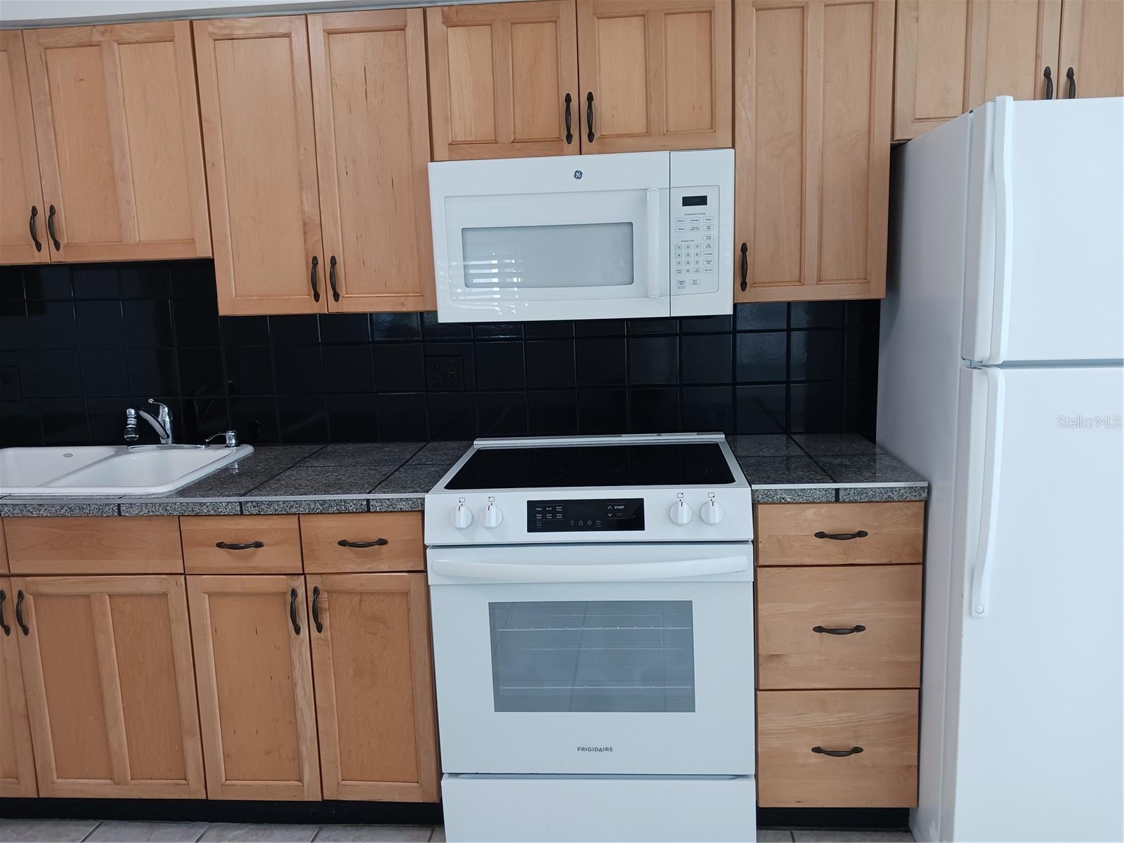 Image 10 of 30 For 2730 40th Avenue N