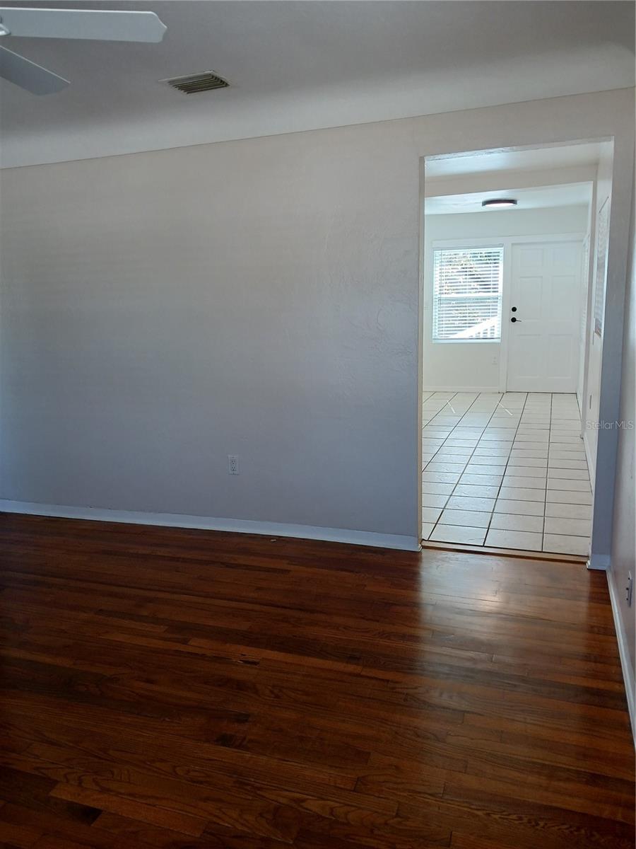 Image 12 of 30 For 2730 40th Avenue N