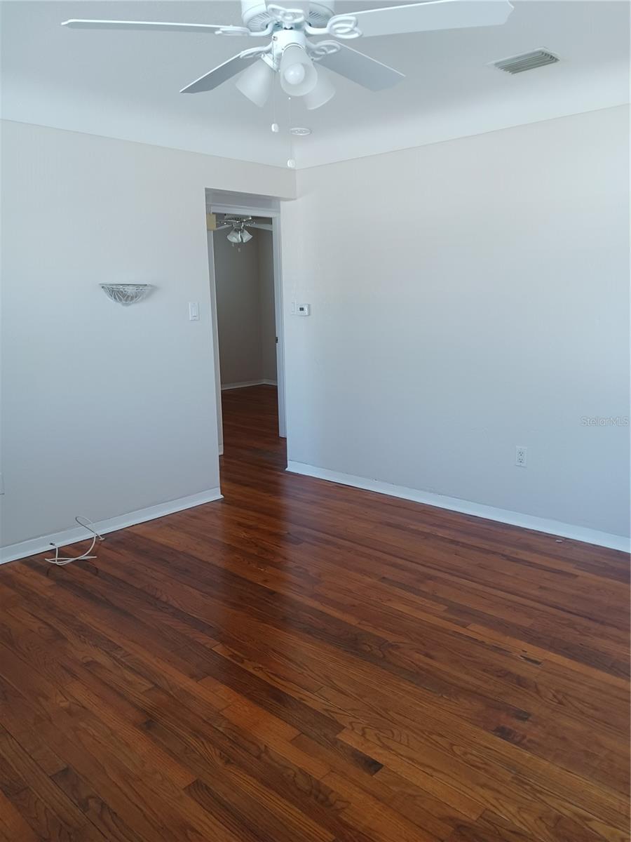 Image 13 of 30 For 2730 40th Avenue N