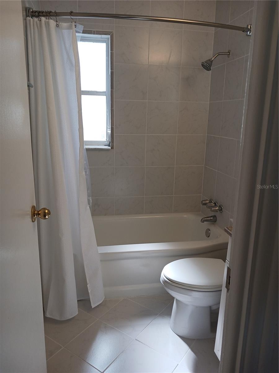 Image 15 of 30 For 2730 40th Avenue N