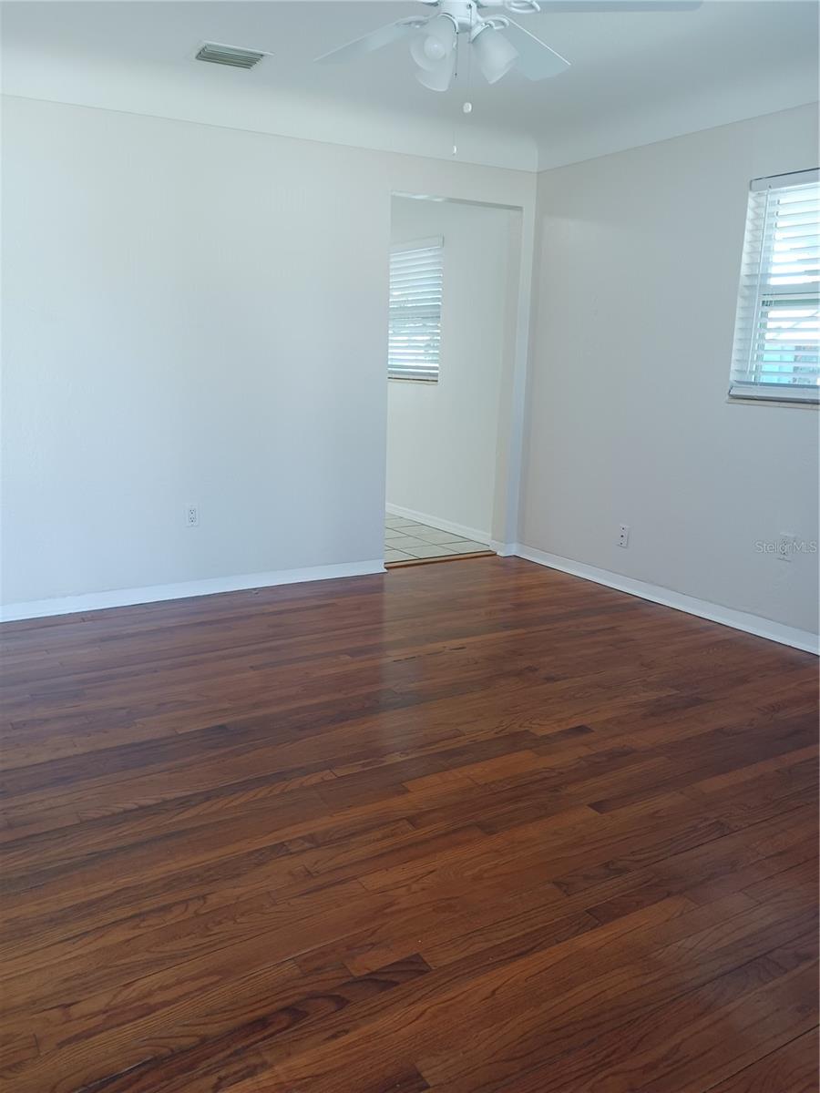 Image 23 of 30 For 2730 40th Avenue N