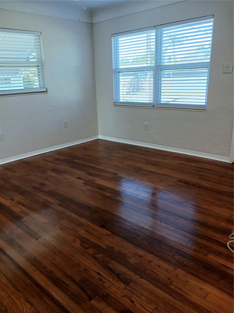 Image 24 of 30 For 2730 40th Avenue N