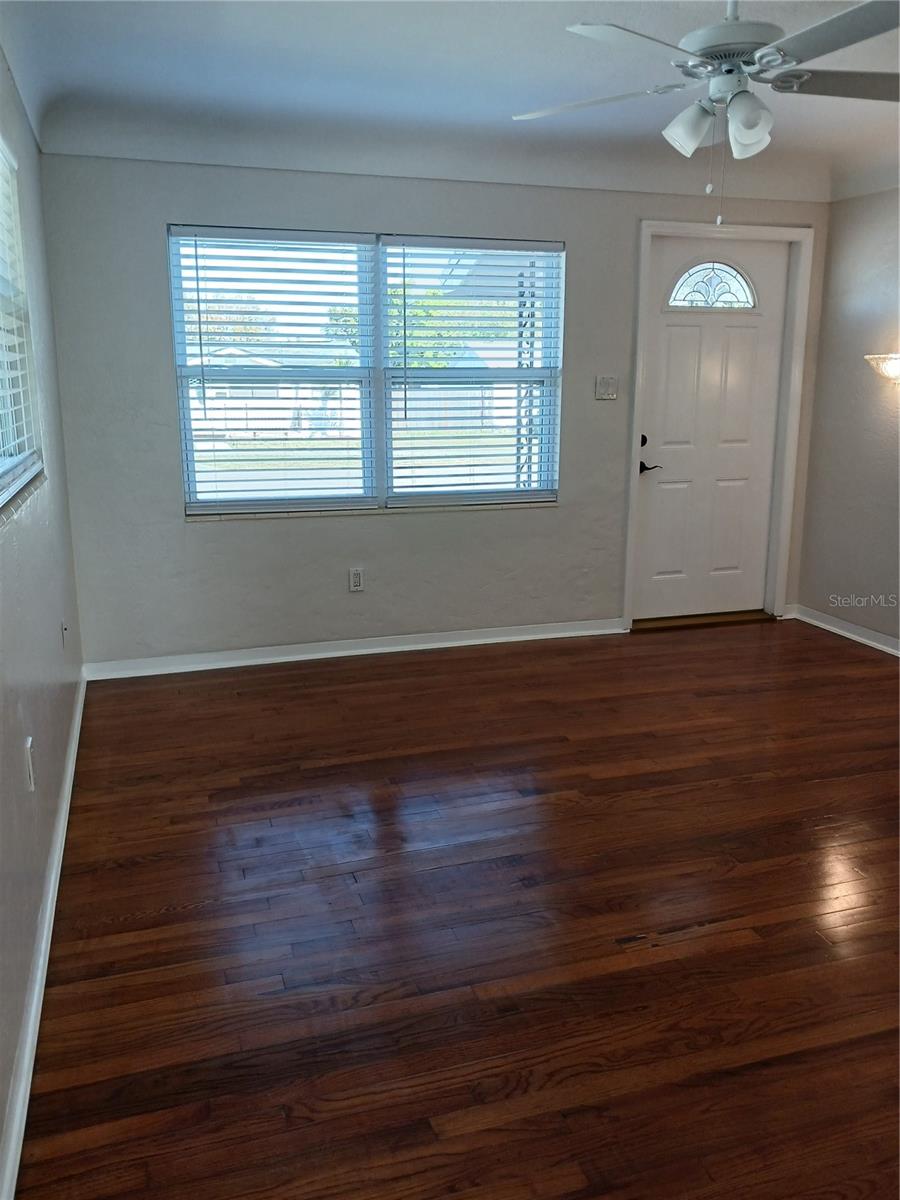 Image 6 of 30 For 2730 40th Avenue N