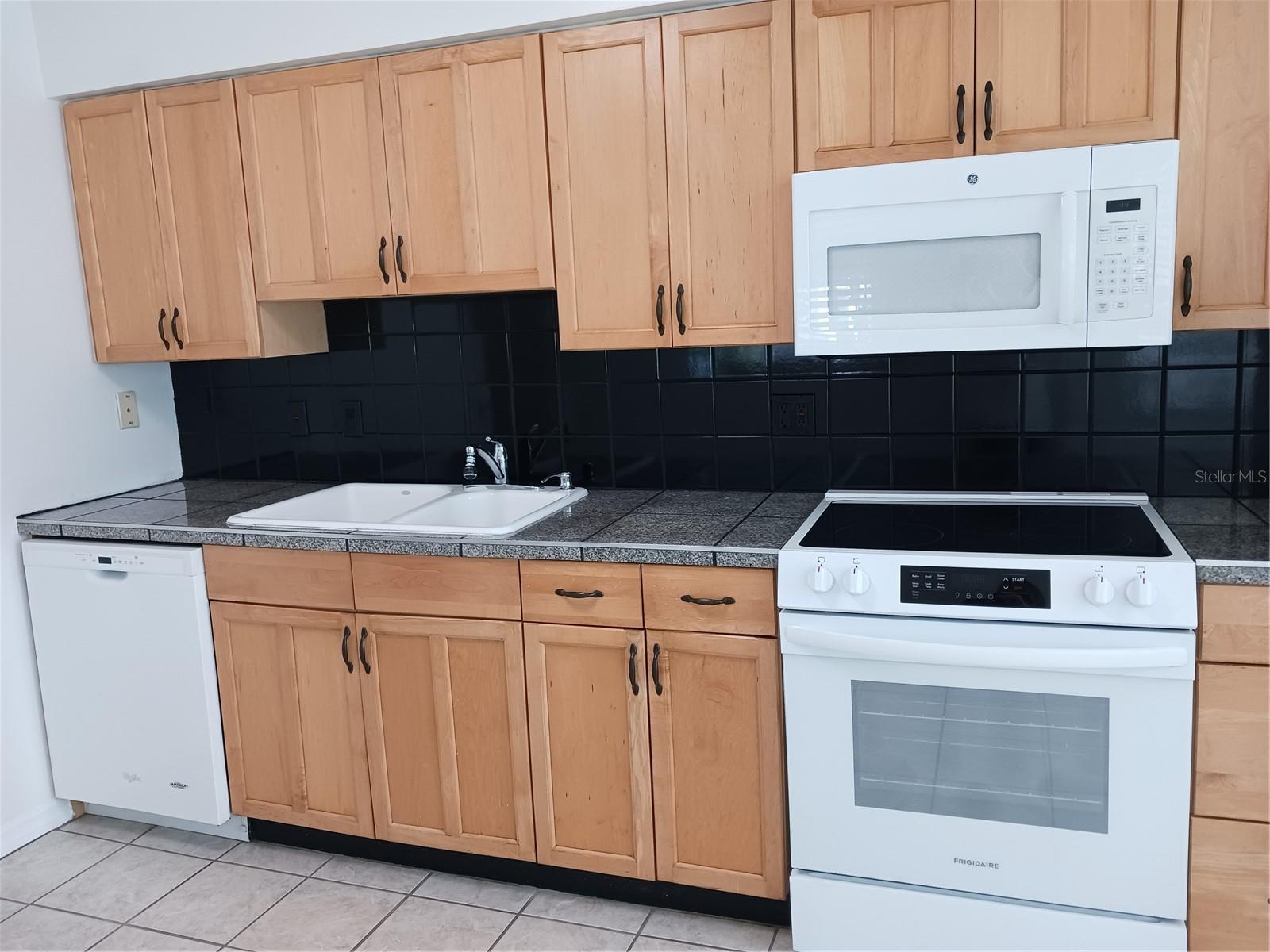 Image 9 of 30 For 2730 40th Avenue N