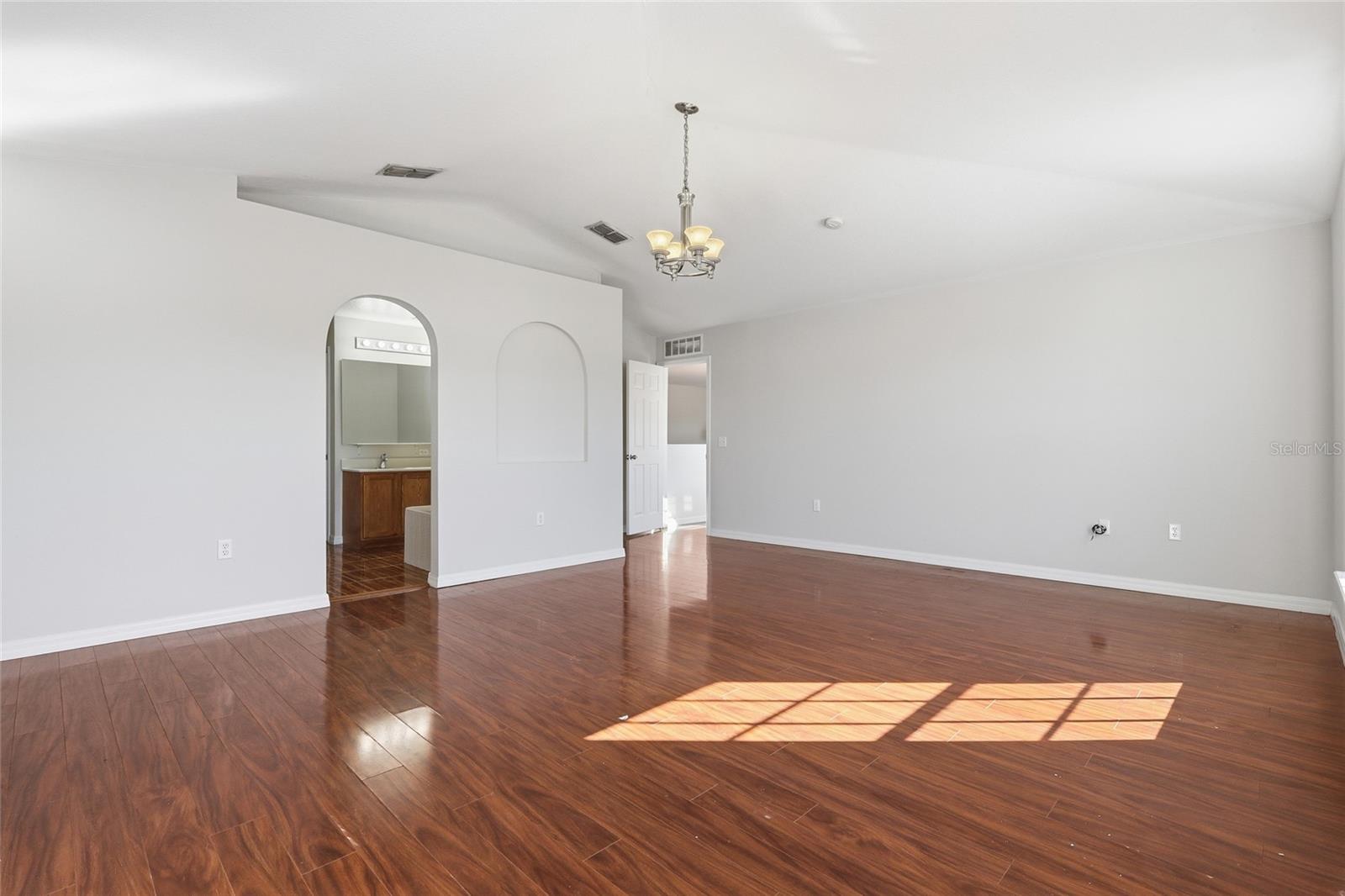 Image 16 of 33 For 5328 Michael Drive