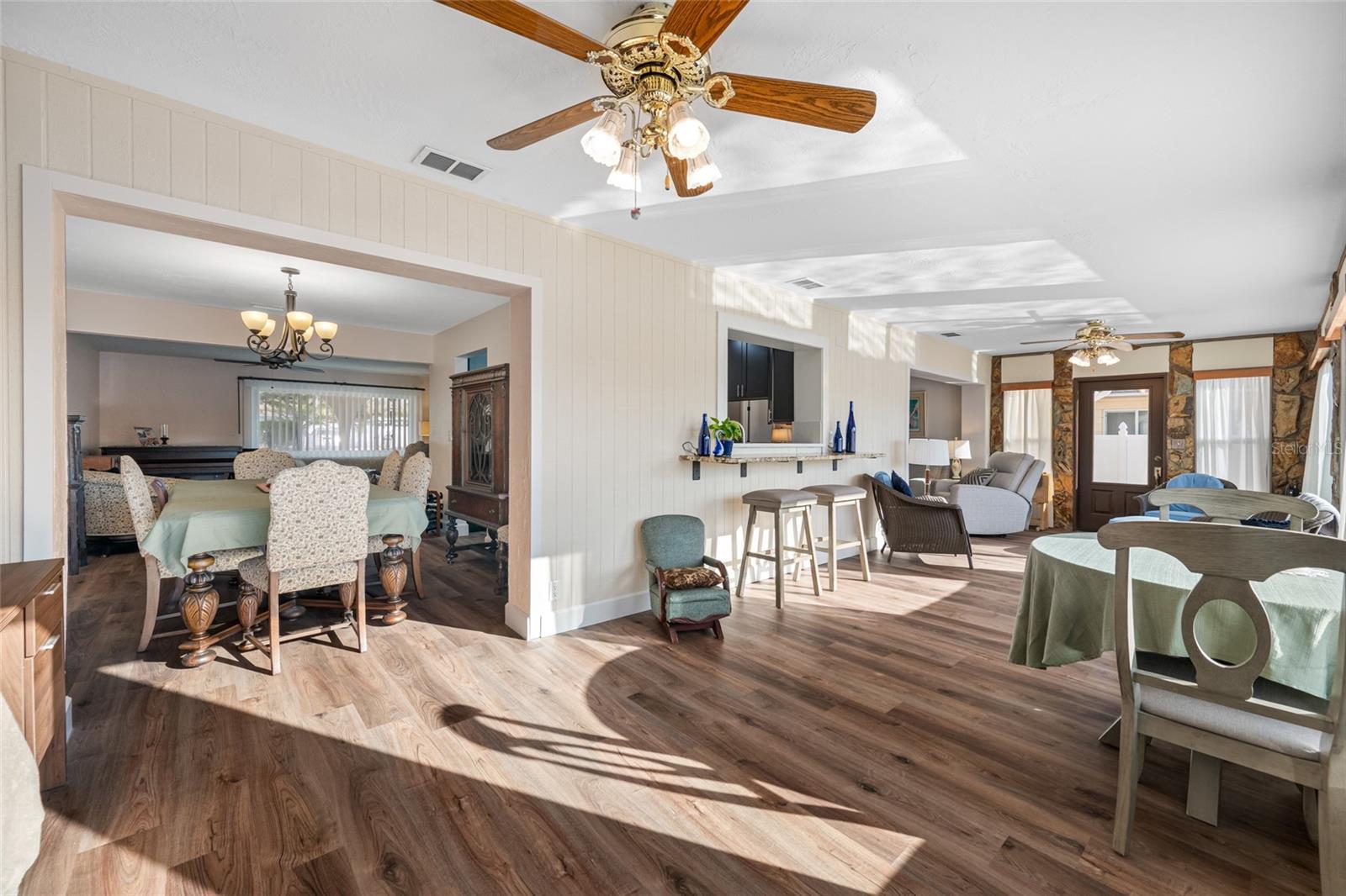 Image 11 of 67 For 1822 Winchester Road N