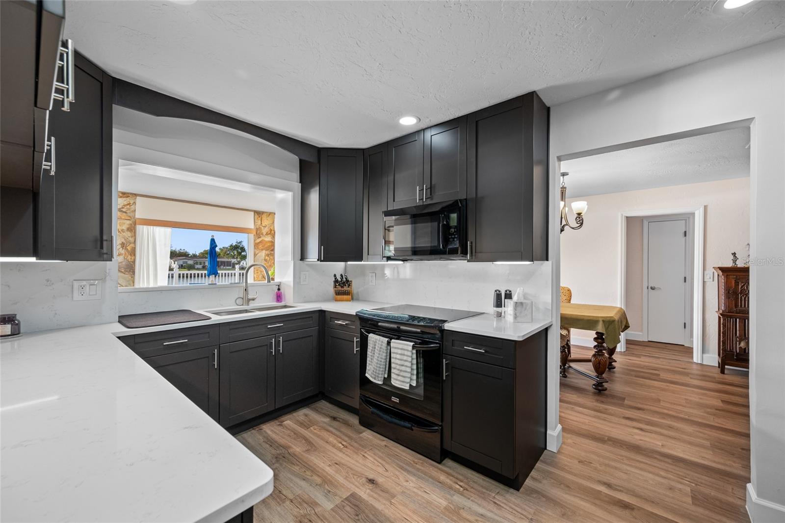 Image 17 of 67 For 1822 Winchester Road N