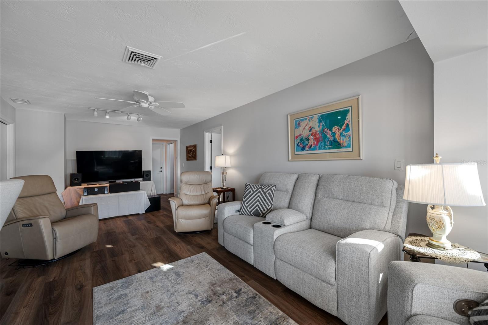 Image 23 of 67 For 1822 Winchester Road N