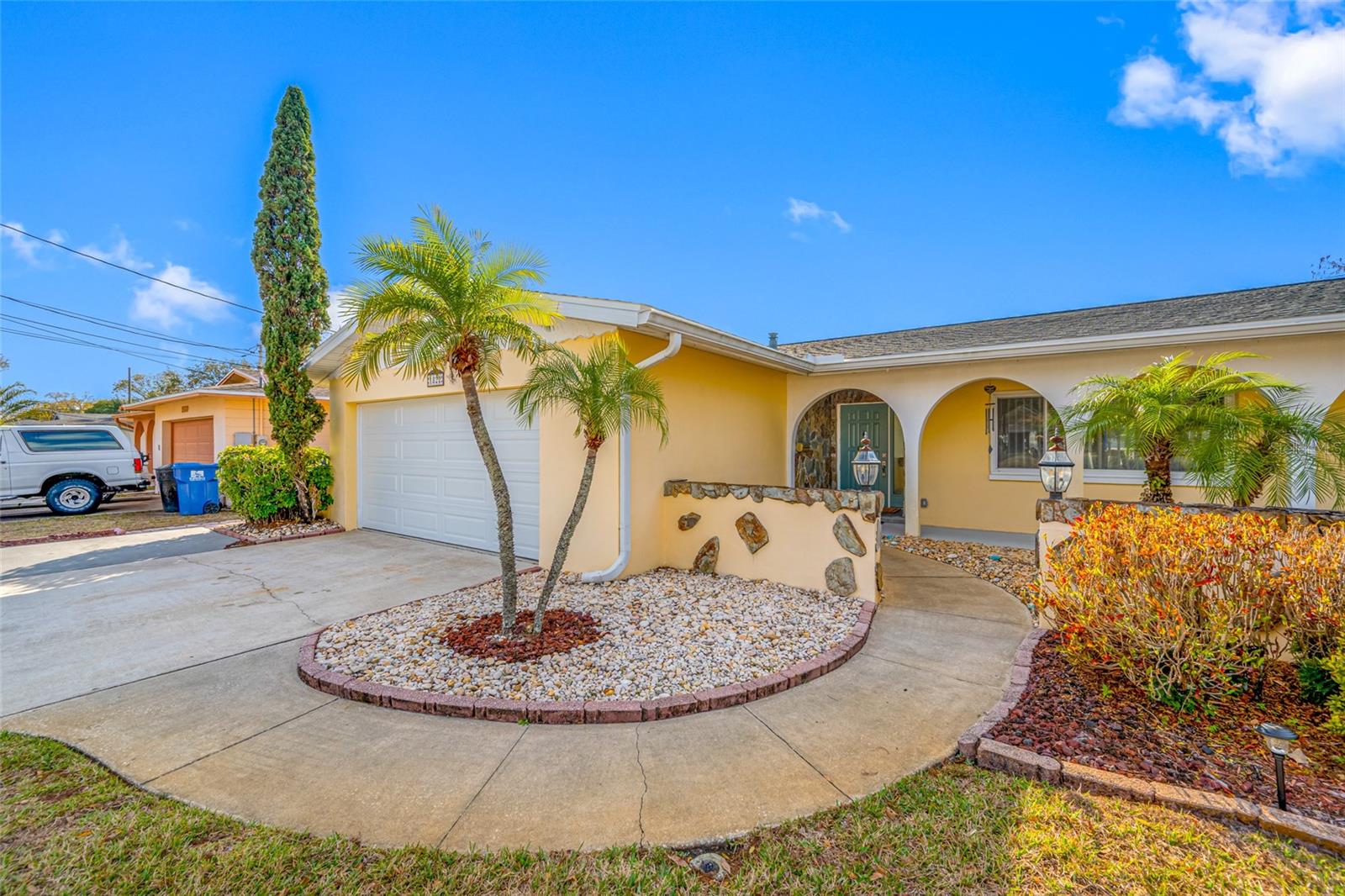 Image 3 of 67 For 1822 Winchester Road N