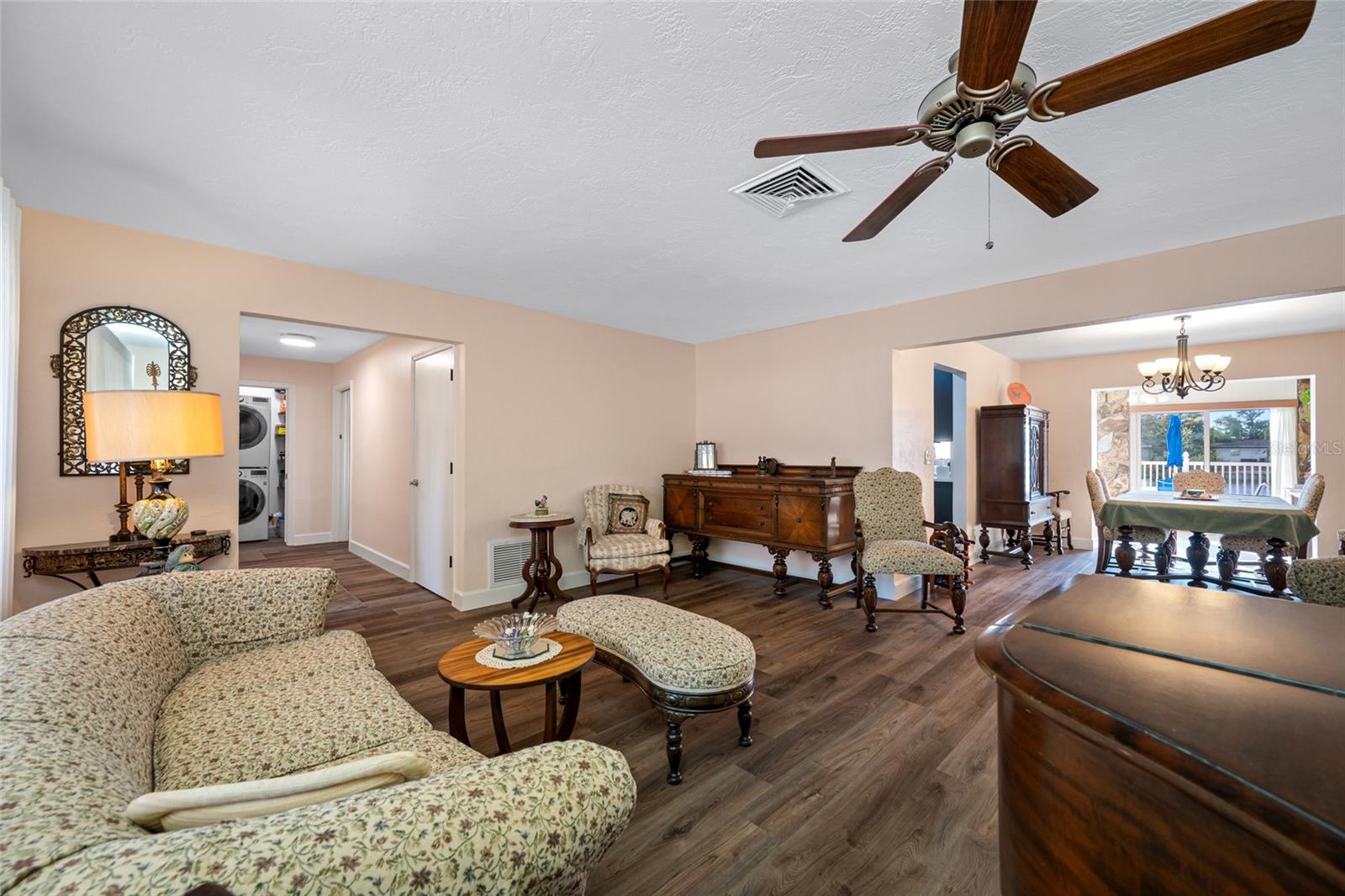 Image 30 of 67 For 1822 Winchester Road N