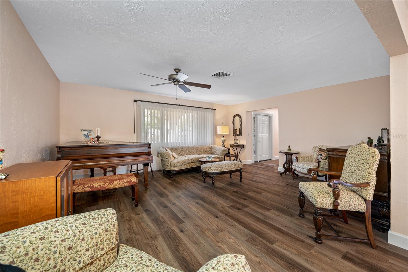 Image 35 of 67 For 1822 Winchester Road N