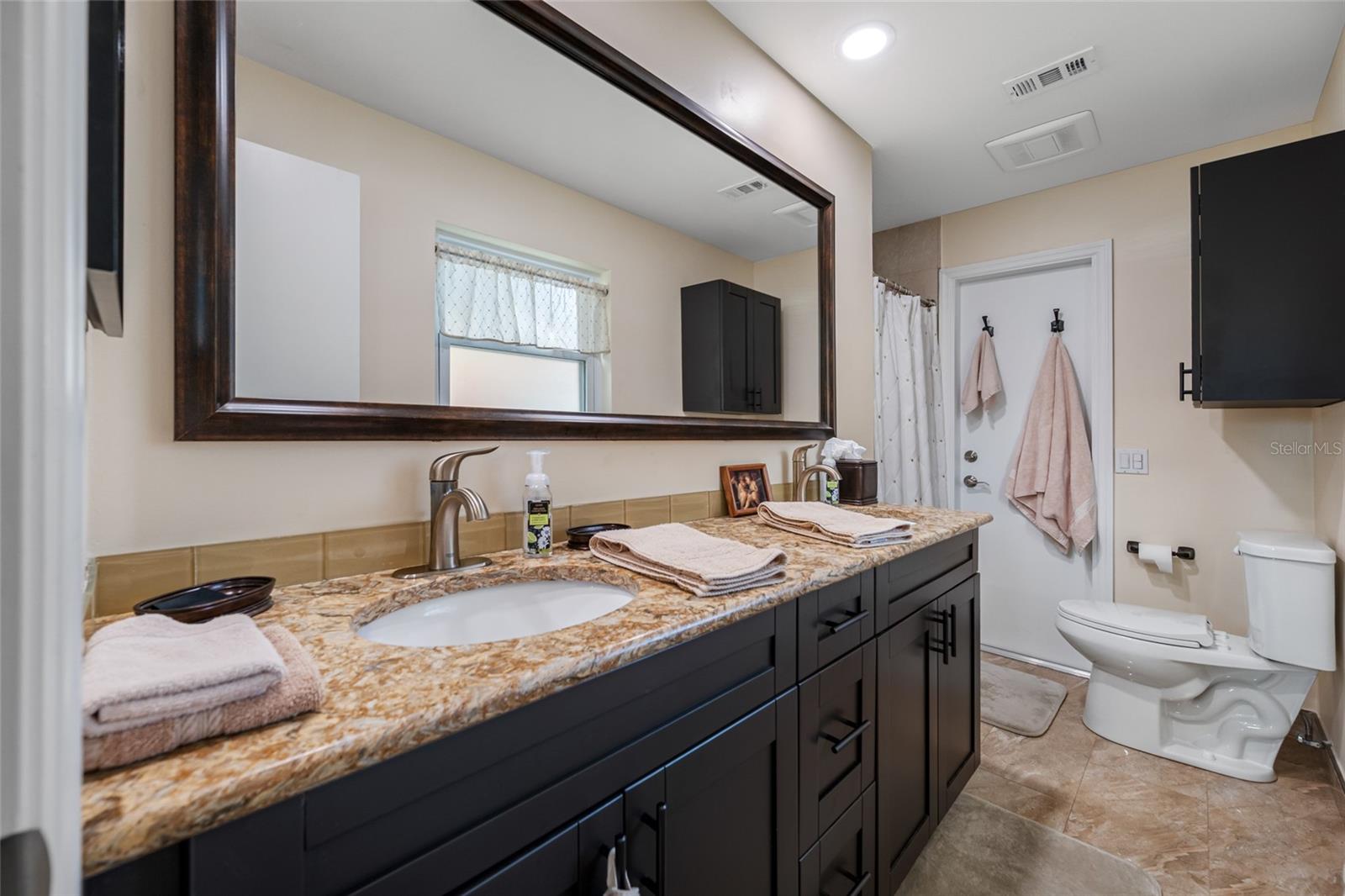 Image 39 of 67 For 1822 Winchester Road N