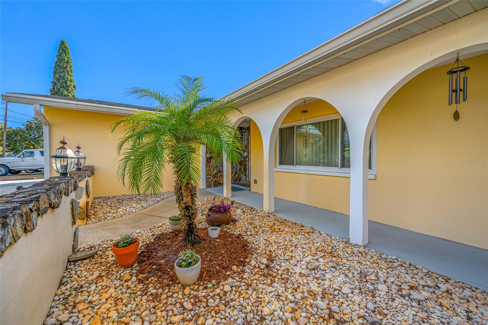 Image 5 of 67 For 1822 Winchester Road N