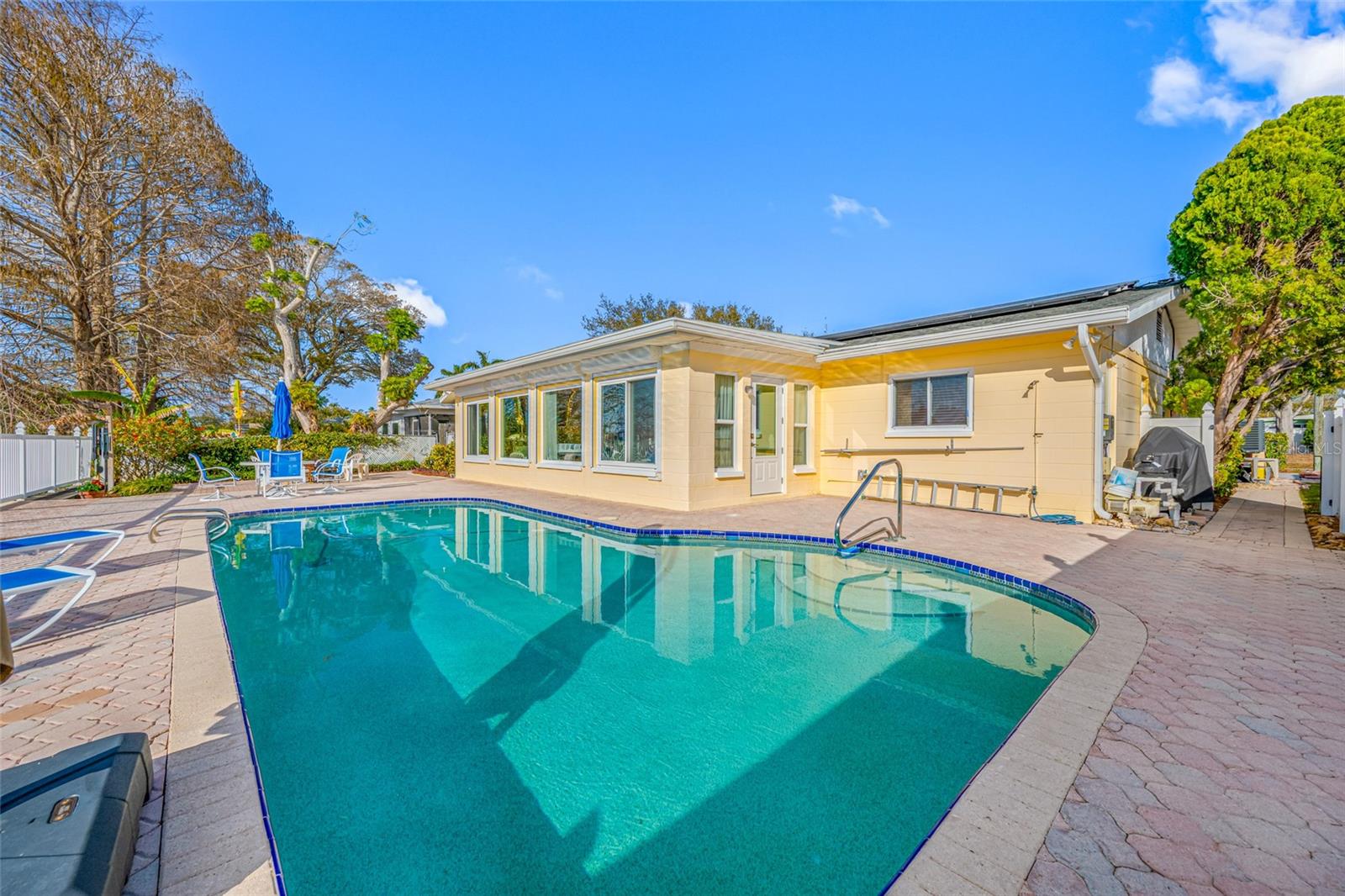 Image 55 of 67 For 1822 Winchester Road N