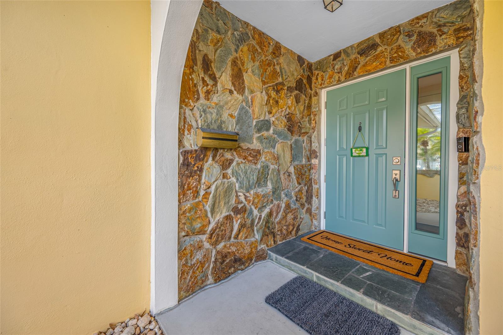 Image 8 of 67 For 1822 Winchester Road N