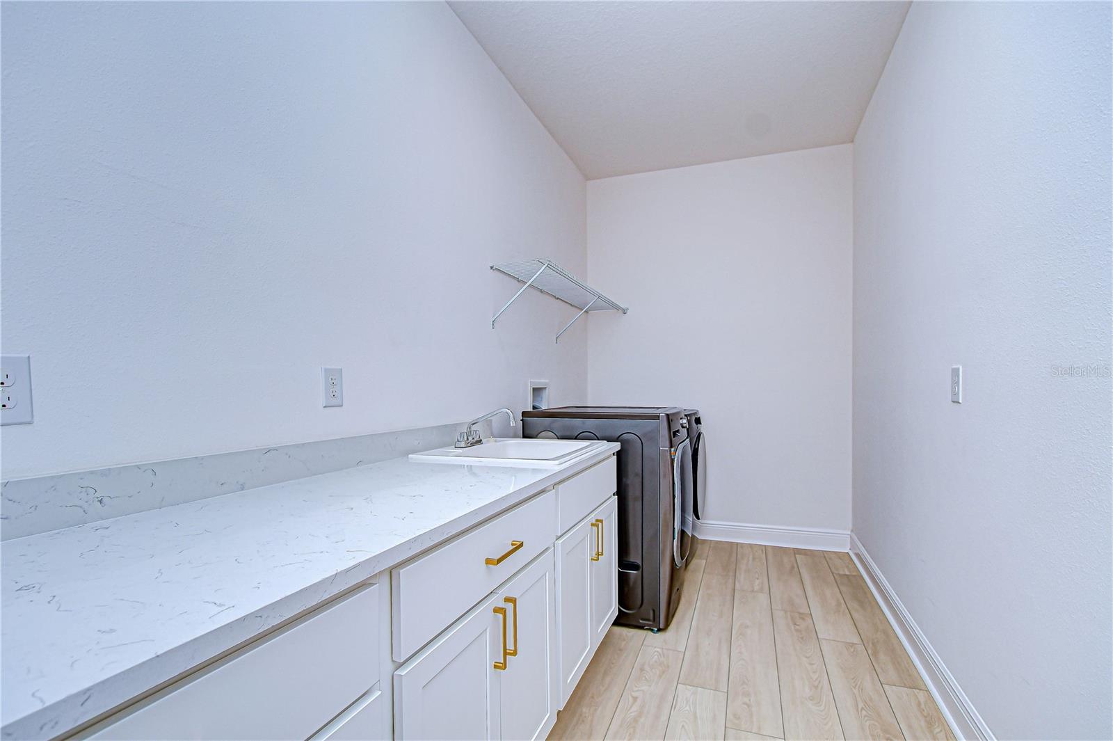 Image 19 of 55 For 10027 Dolphin Gull Circle