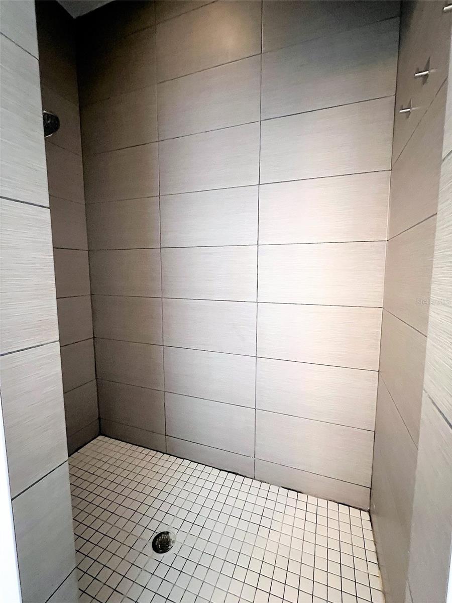 Image 11 of 18 For 6921 Interbay Boulevard 5