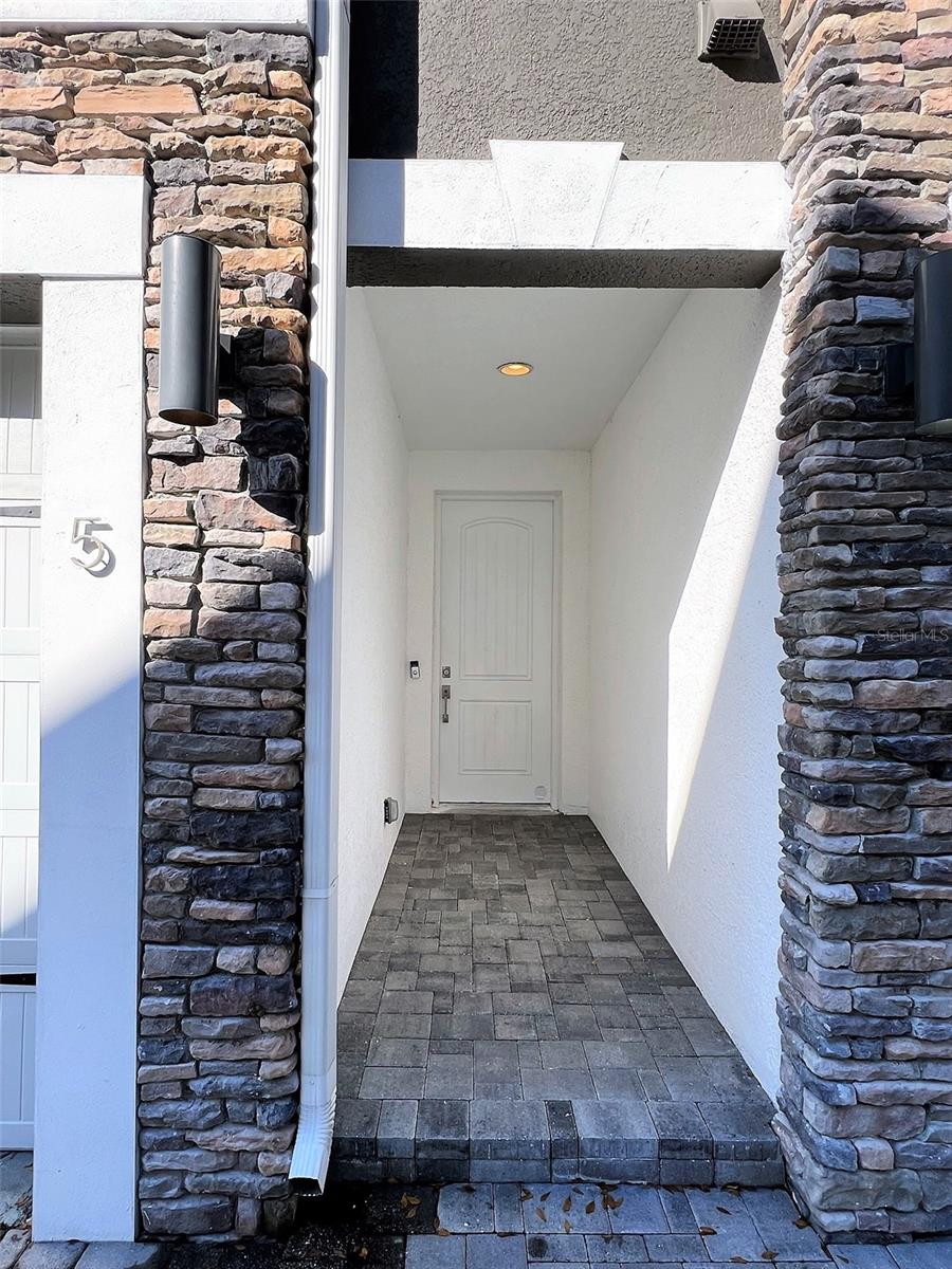 Image 2 of 18 For 6921 Interbay Boulevard 5