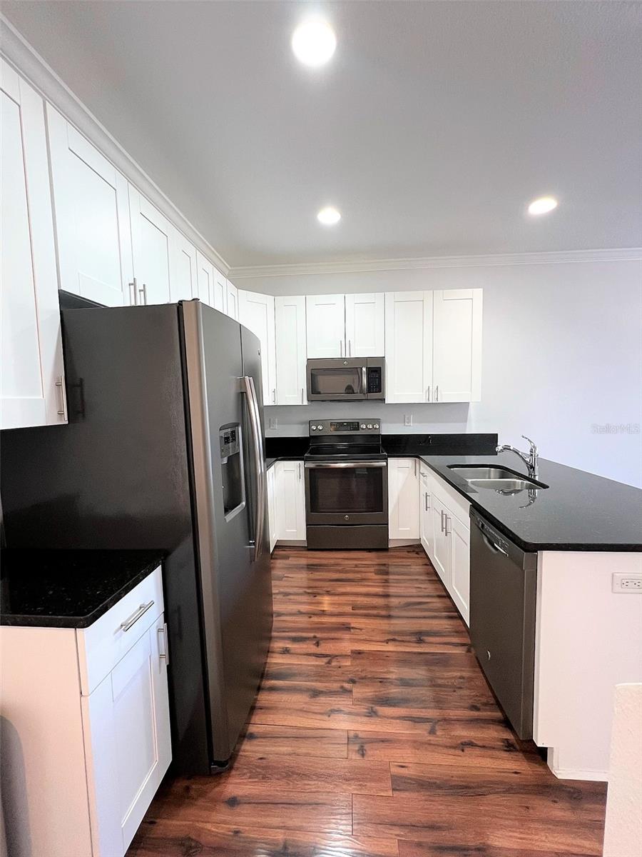 Image 3 of 18 For 6921 Interbay Boulevard 5