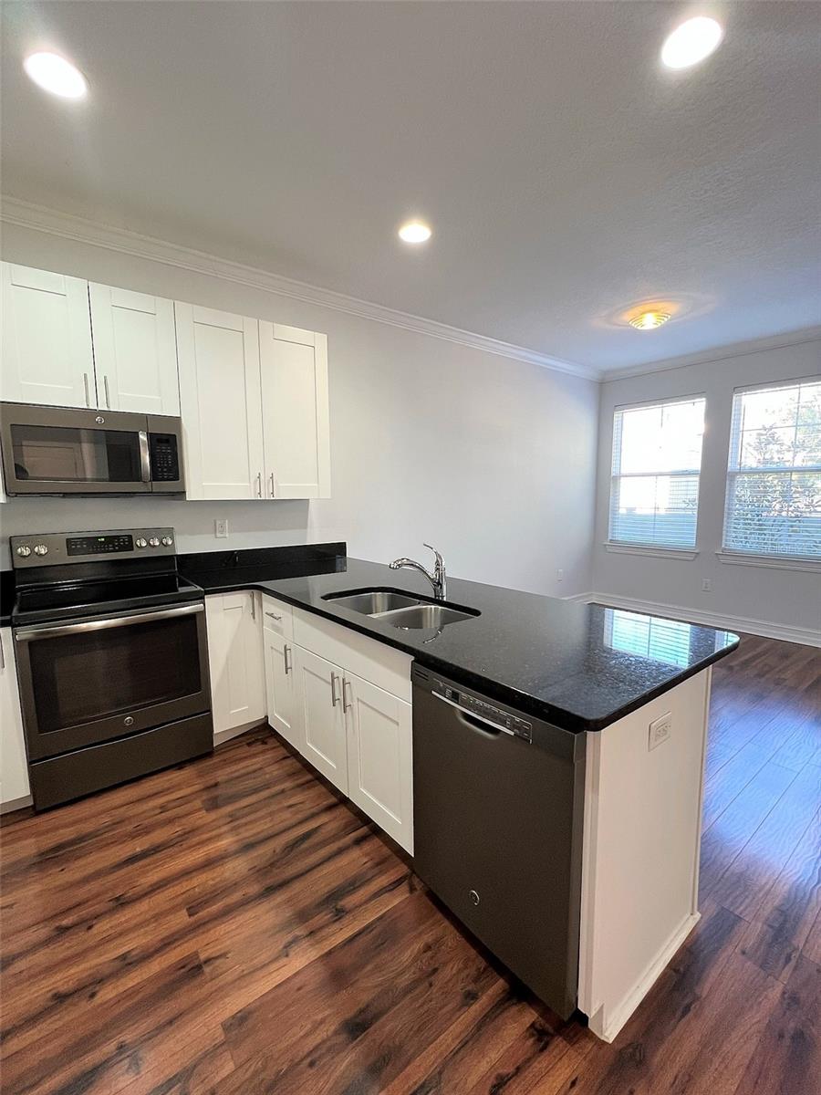 Image 5 of 18 For 6921 Interbay Boulevard 5