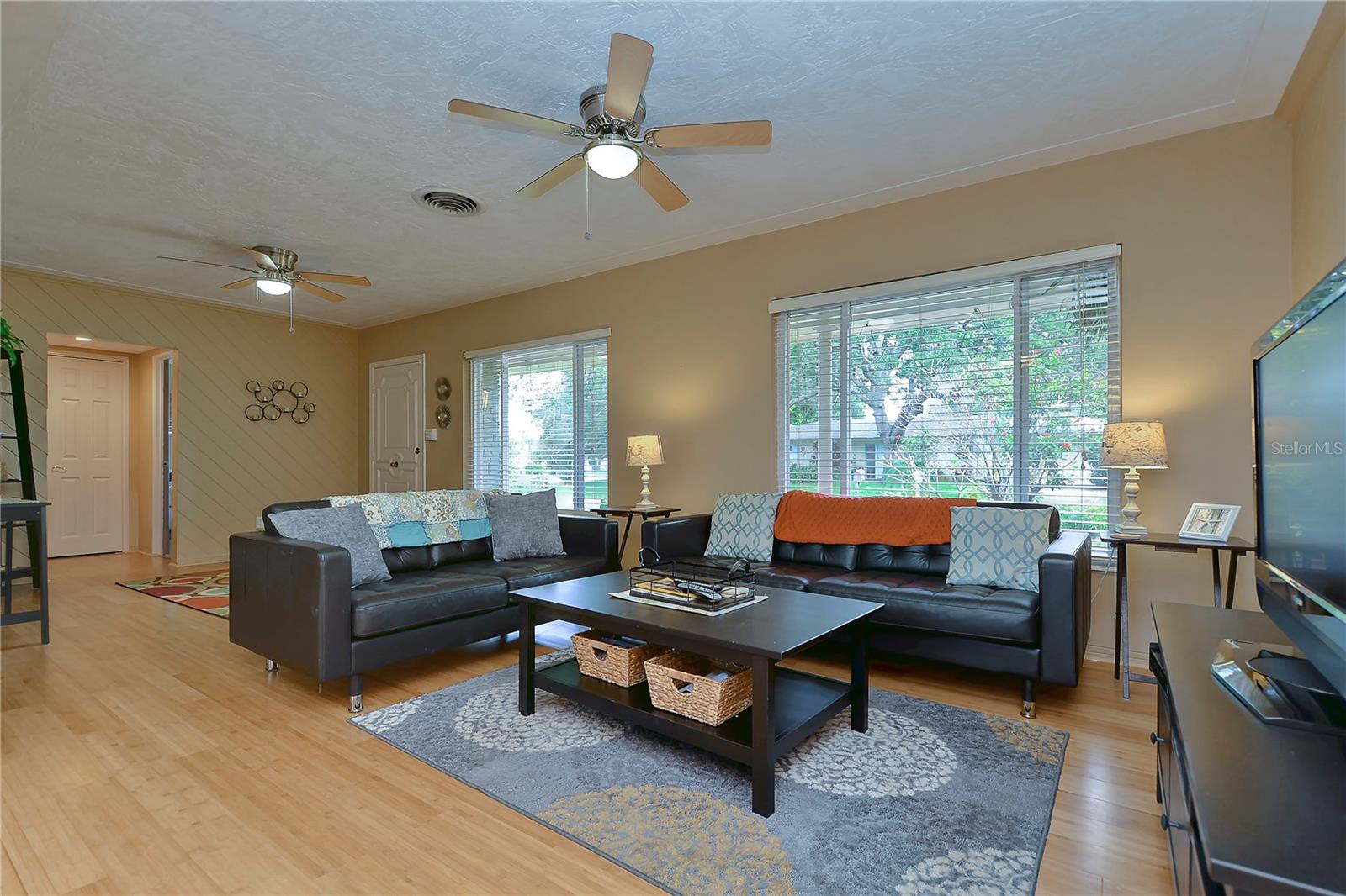 Image 13 of 37 For 5850 24th Avenue S