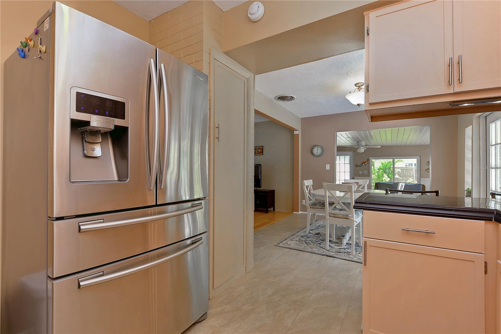 Image 18 of 37 For 5850 24th Avenue S