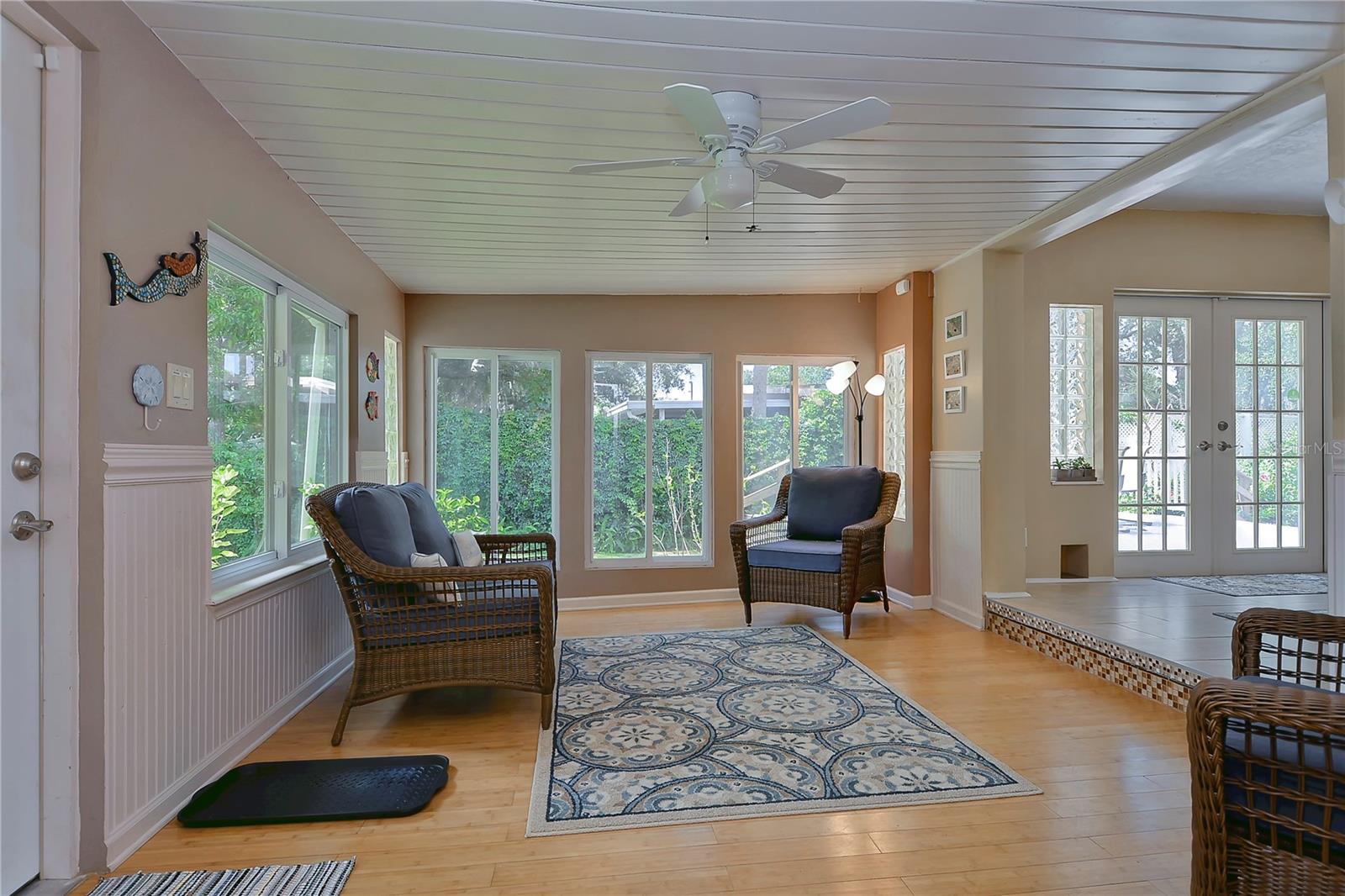 Image 19 of 37 For 5850 24th Avenue S