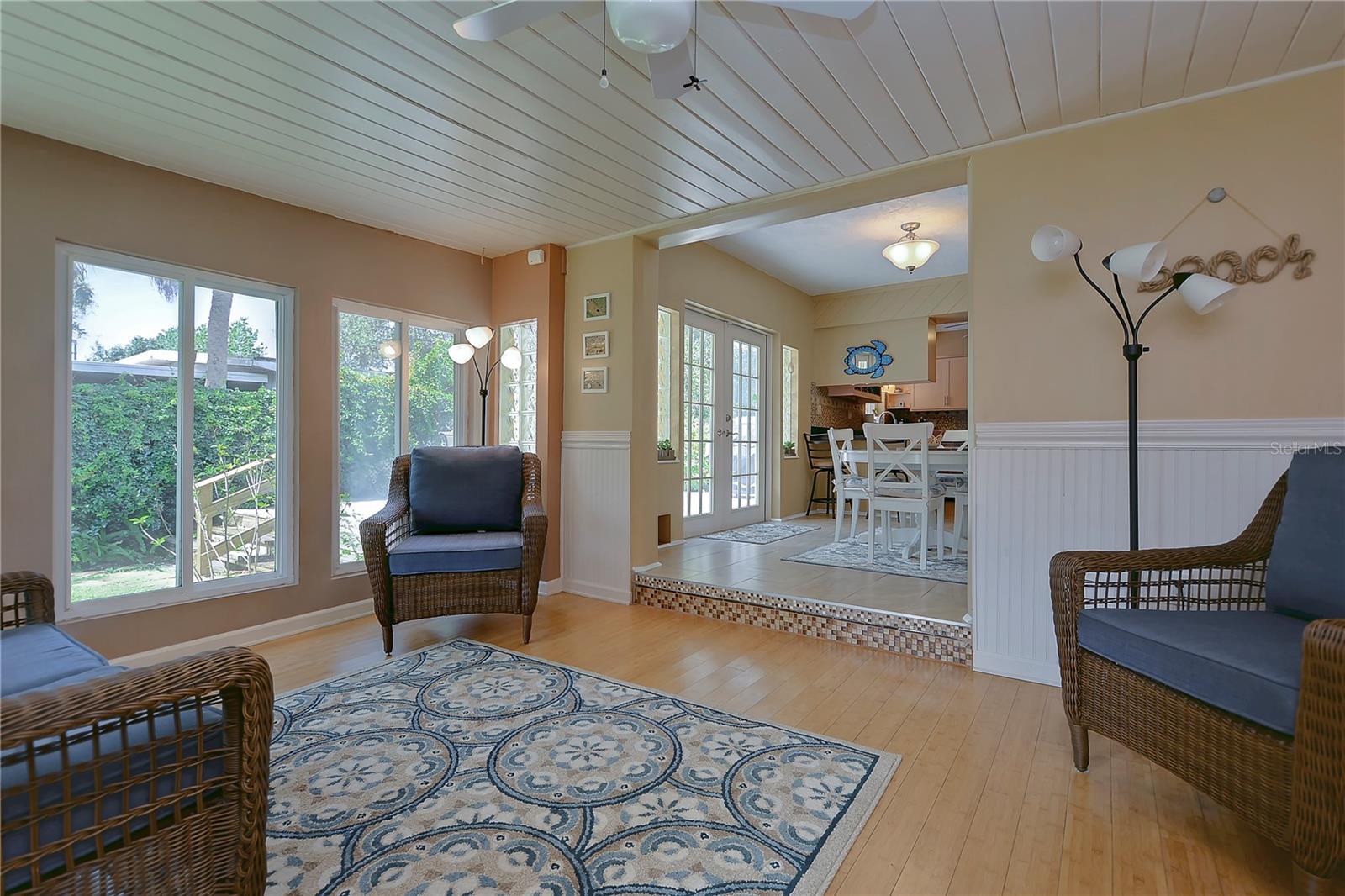 Image 20 of 37 For 5850 24th Avenue S