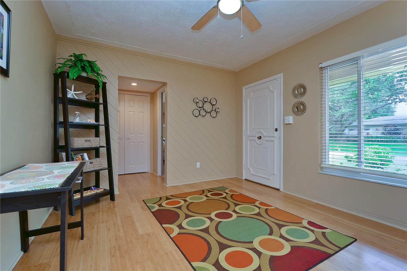 Image 3 of 37 For 5850 24th Avenue S