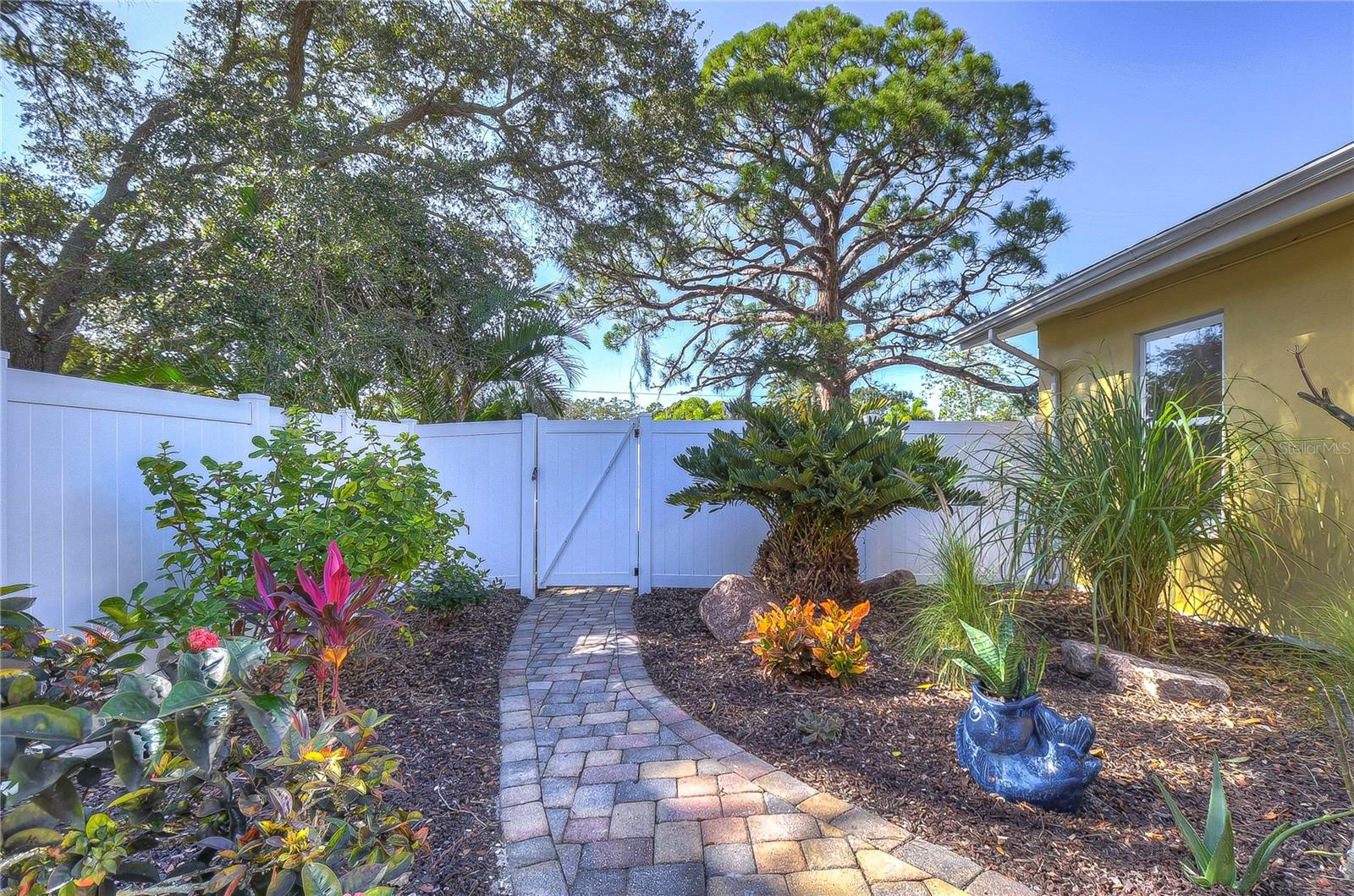 Image 33 of 37 For 5850 24th Avenue S