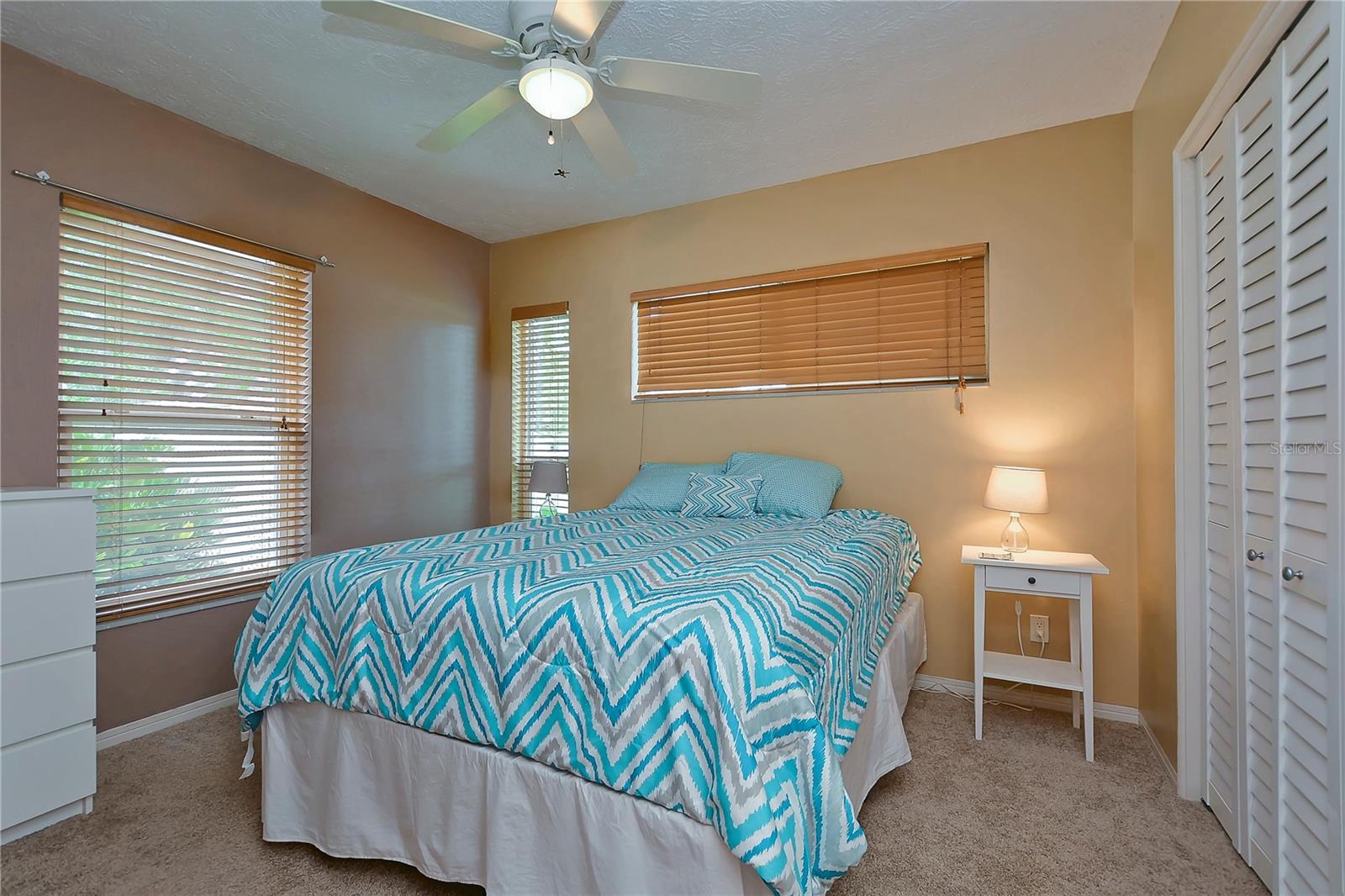 Image 5 of 37 For 5850 24th Avenue S