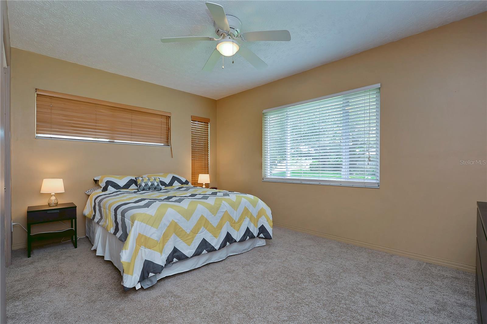 Image 7 of 37 For 5850 24th Avenue S