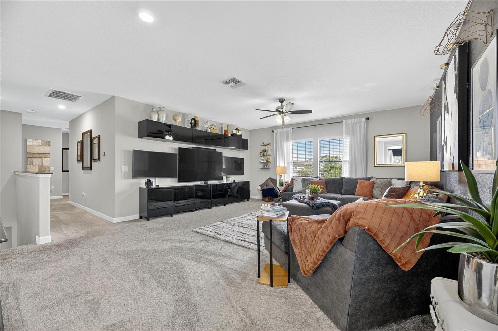 Image 37 of 100 For 9847 Sage Creek Drive