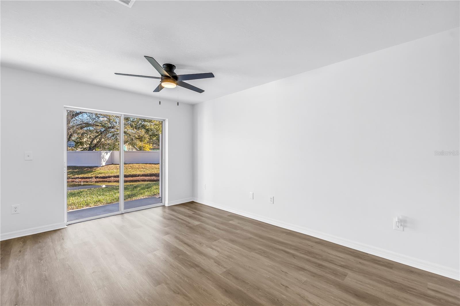 Image 11 of 66 For 8517 Edgewater Place Boulevard