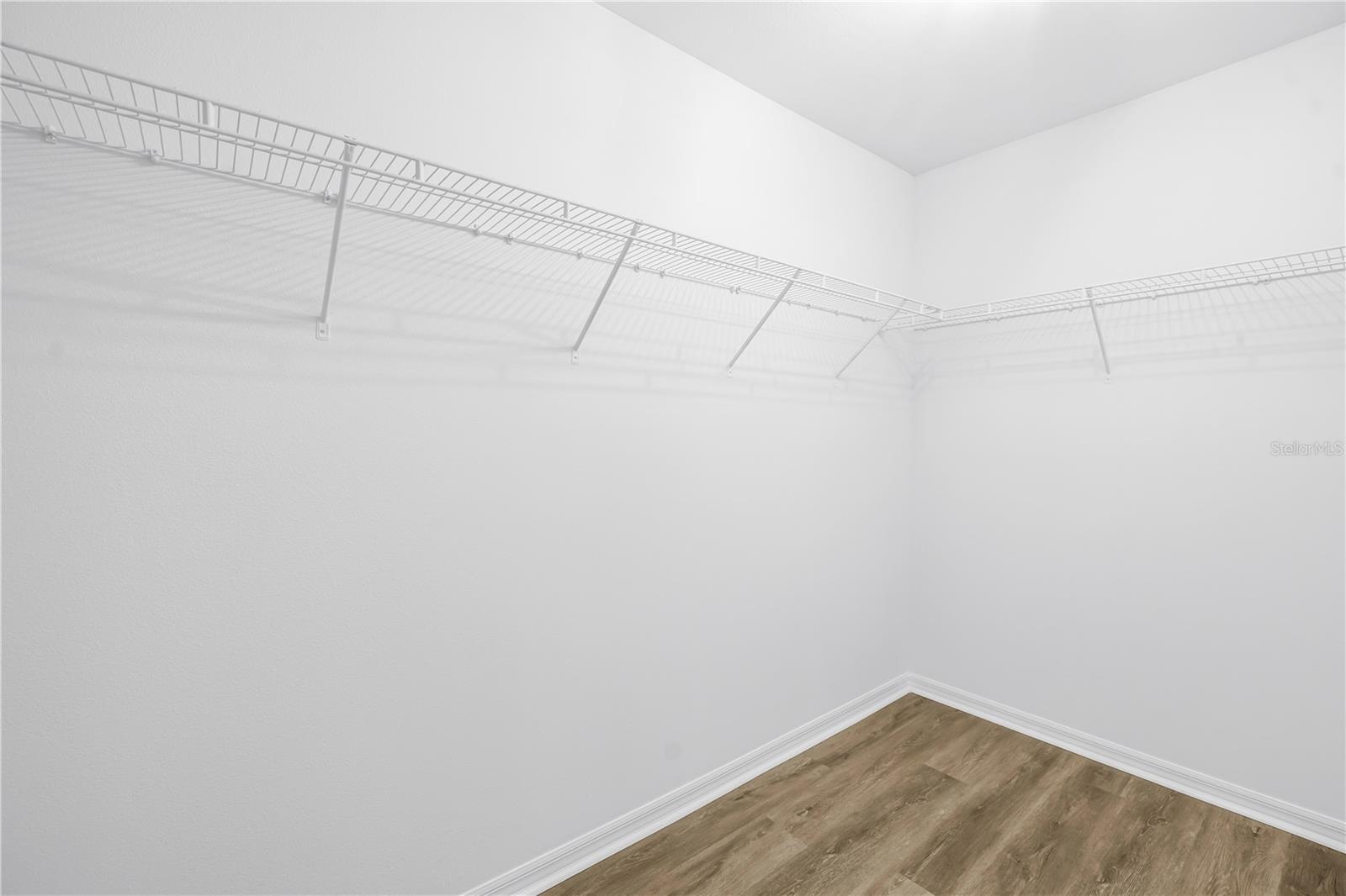 Image 25 of 66 For 8517 Edgewater Place Boulevard