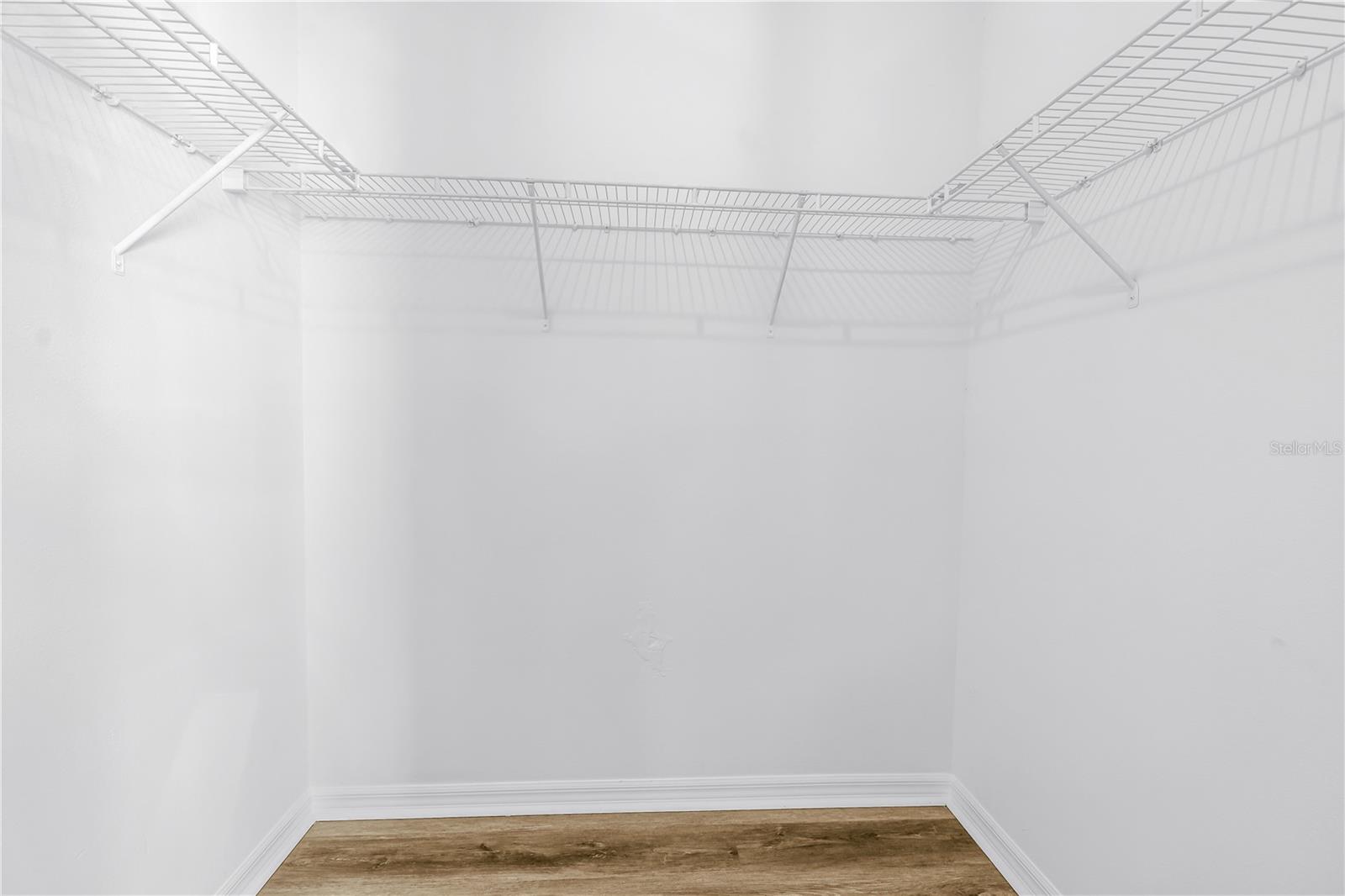 Image 29 of 66 For 8517 Edgewater Place Boulevard