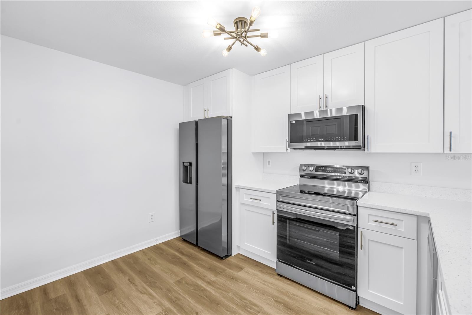 Image 6 of 66 For 8517 Edgewater Place Boulevard