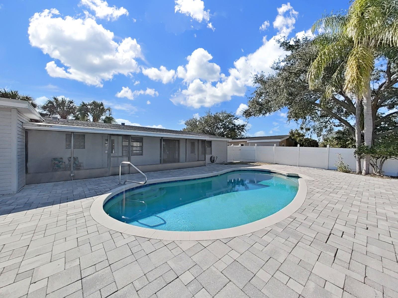 Image 28 of 48 For 10711 Dowry Avenue