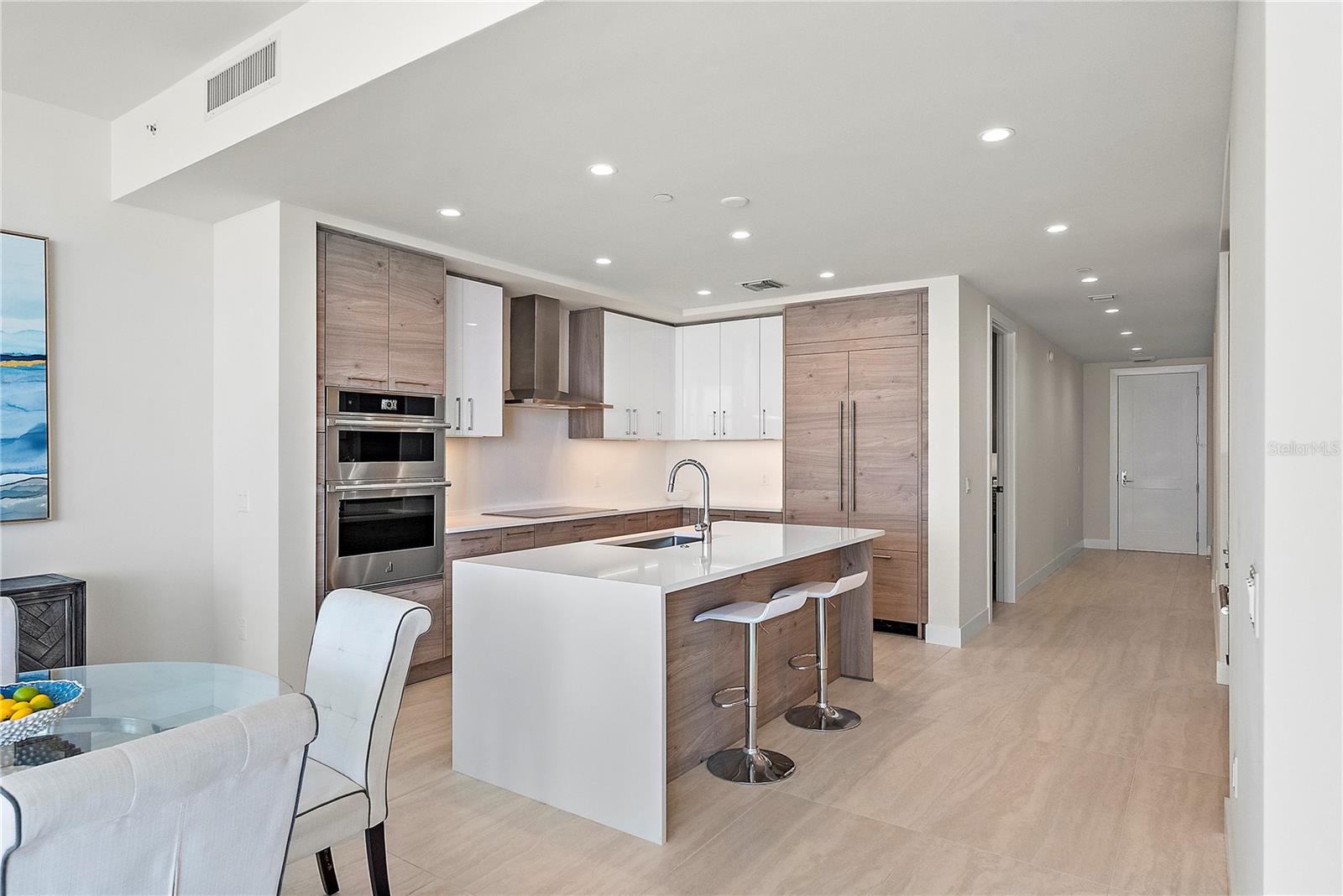 Image 3 of 36 For 301 1st Street S 1607