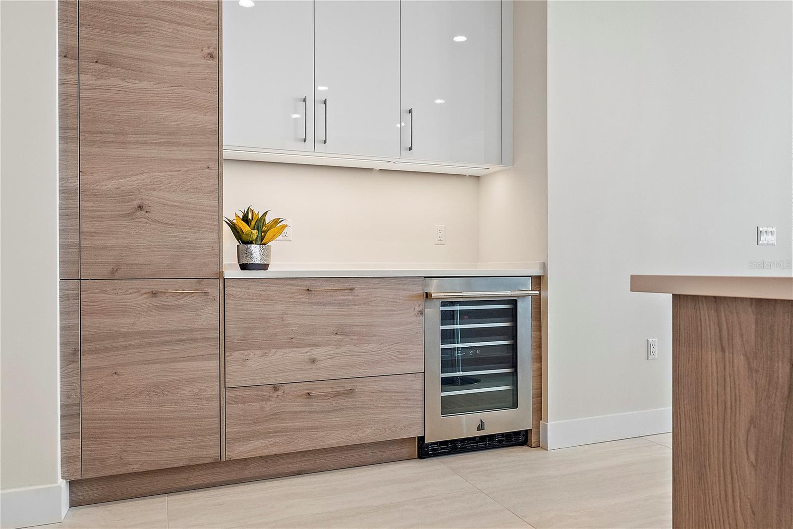 Image 5 of 36 For 301 1st Street S 1607