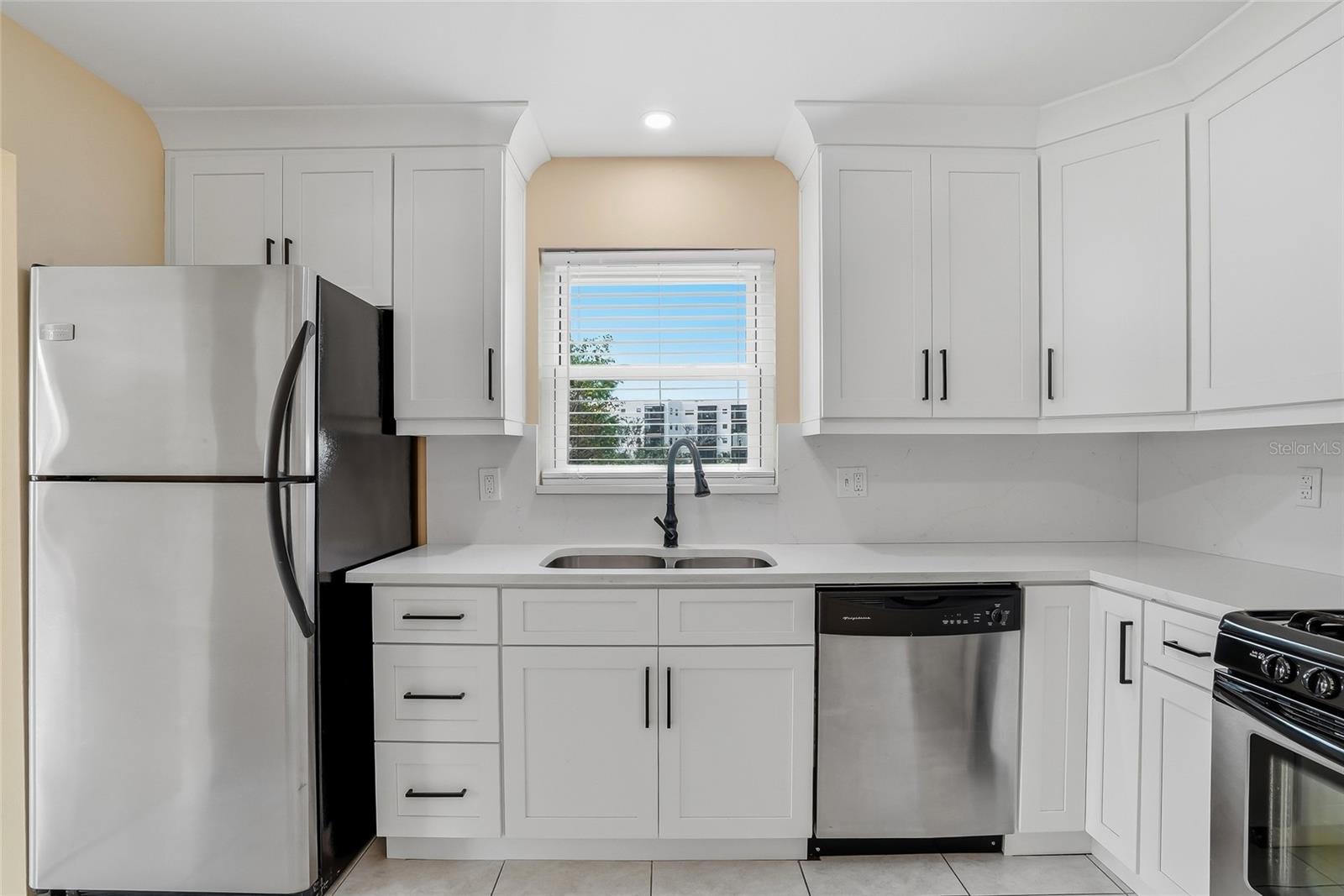 Image 3 of 39 For 6188 80th Street N 101