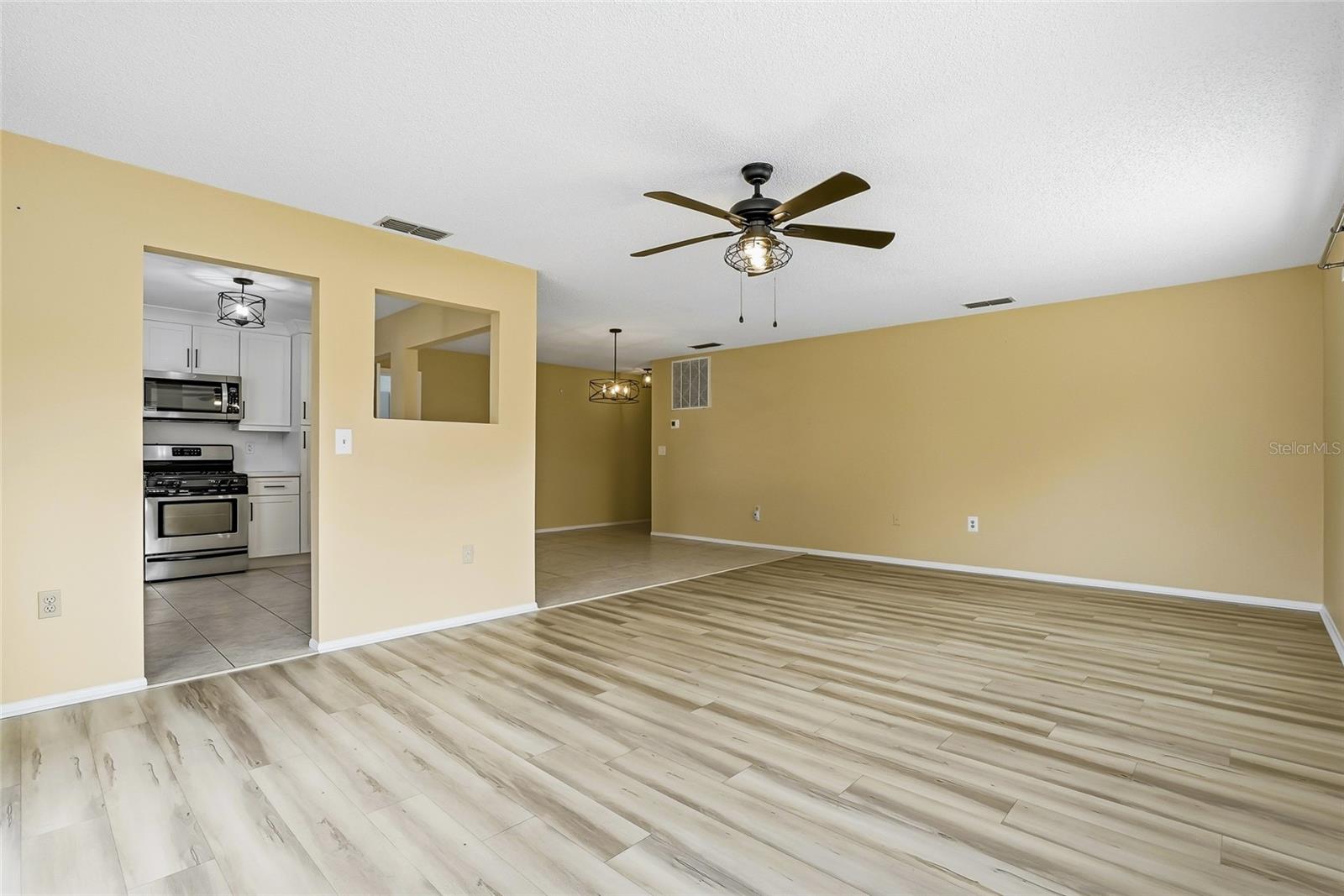 Image 32 of 39 For 6188 80th Street N 101