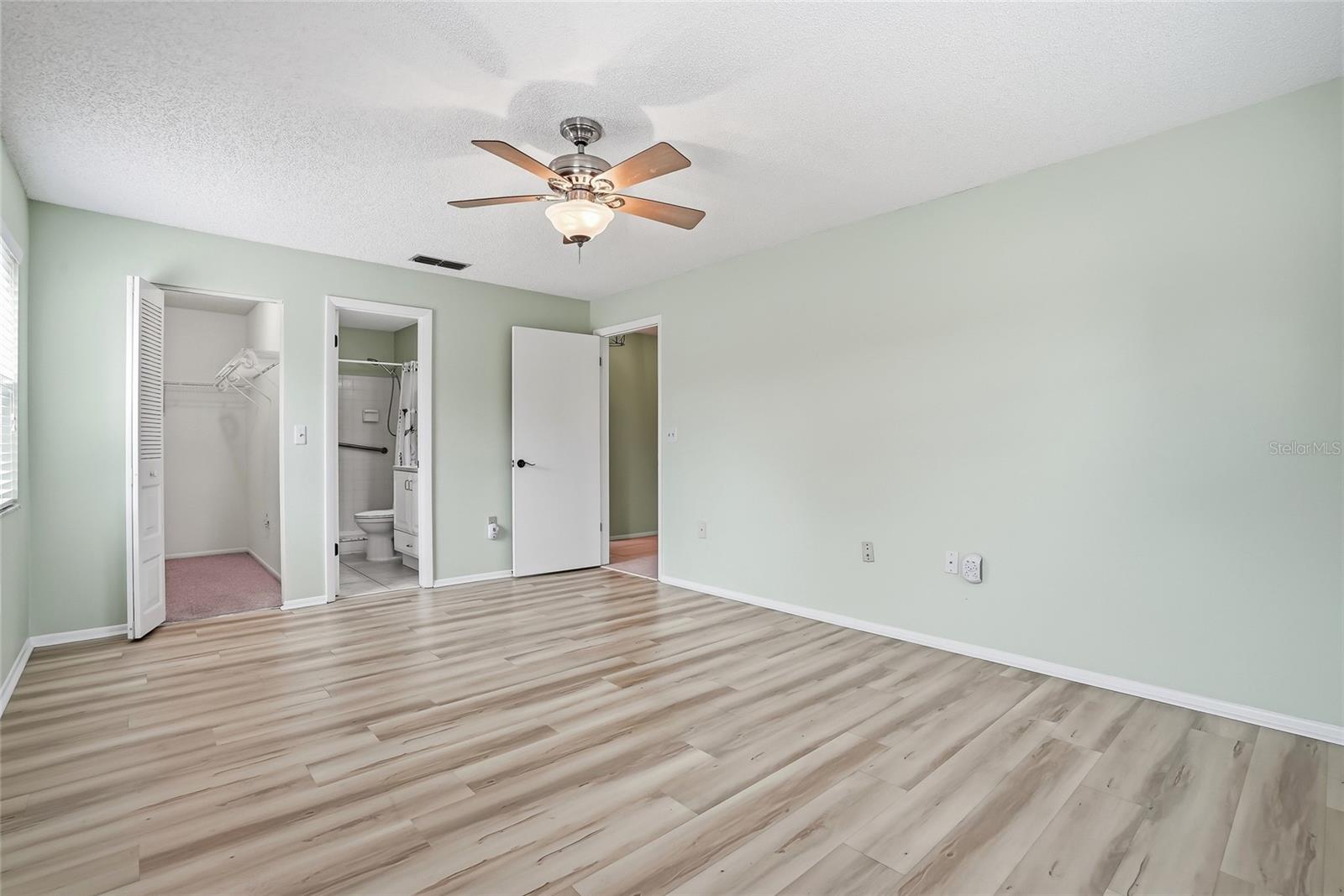 Image 35 of 39 For 6188 80th Street N 101