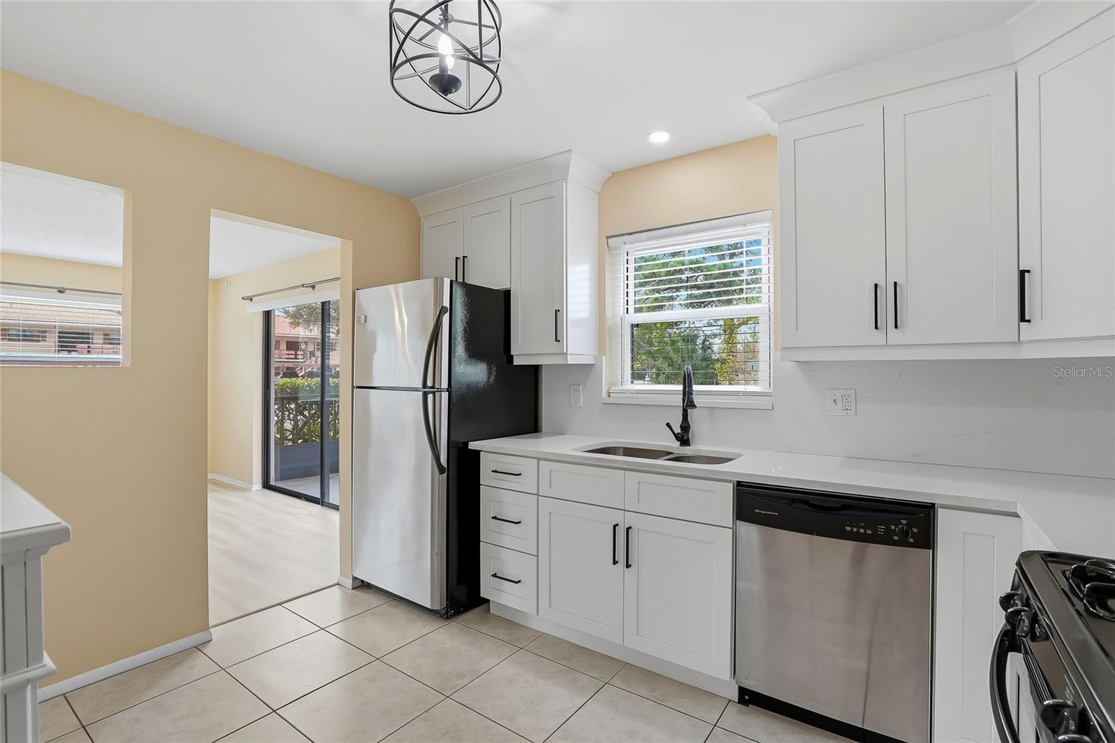 Image 5 of 39 For 6188 80th Street N 101