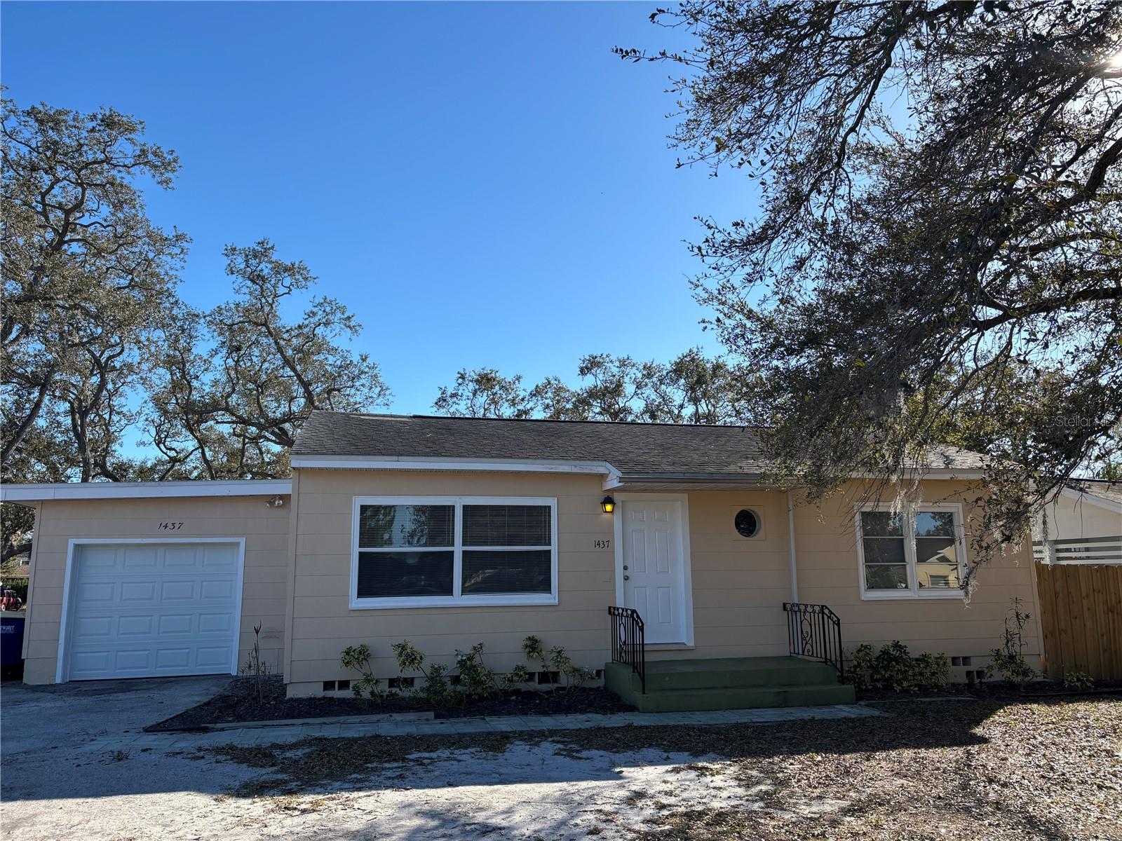 Details for 1437 Pine Street, CLEARWATER, FL 33756